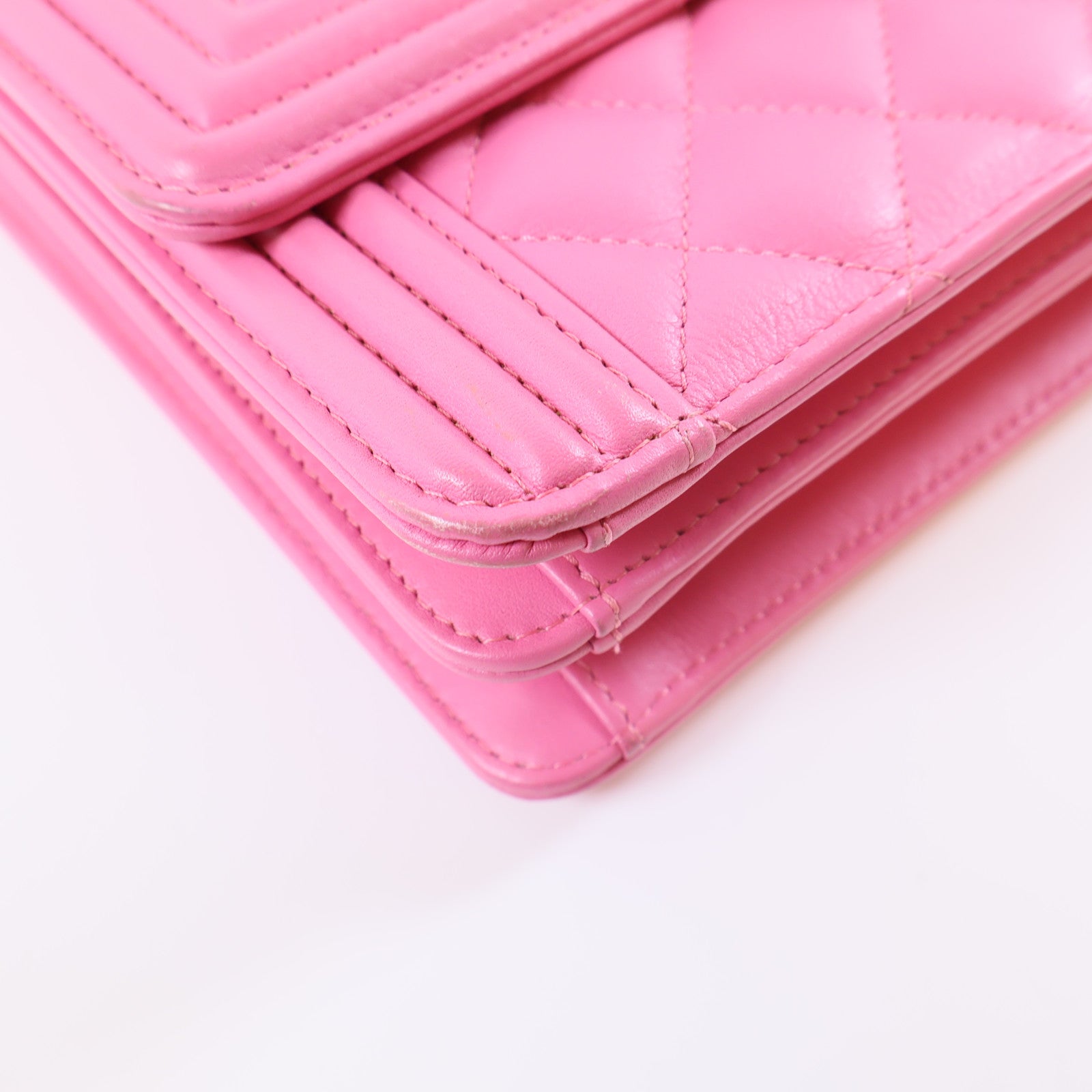 CHANEL 羊皮皮革Le Boy金扣肩背袋粉紅色