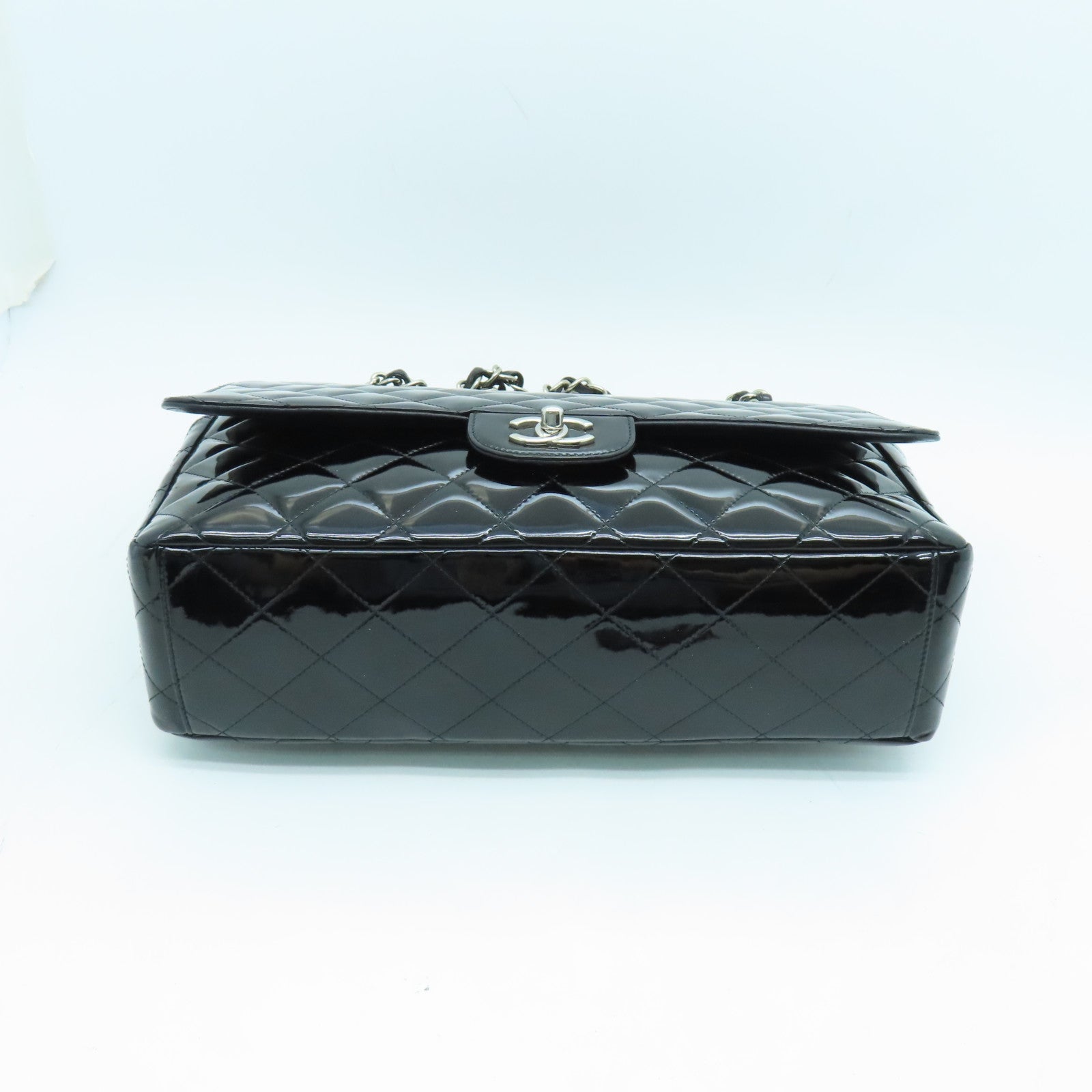 CHANEL diamond patent leather Maxi Single Flap silver buckle chain shoulder bag black