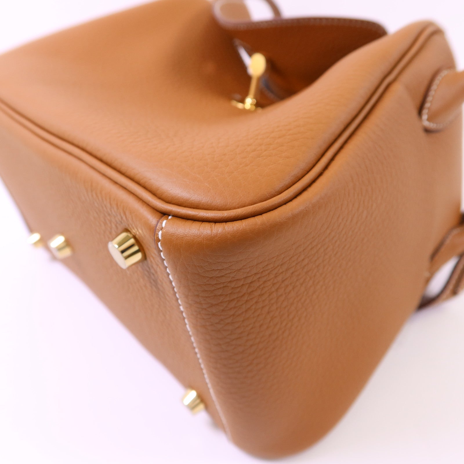 HERMES Clemence皮革Lindy 26金扣肩背袋