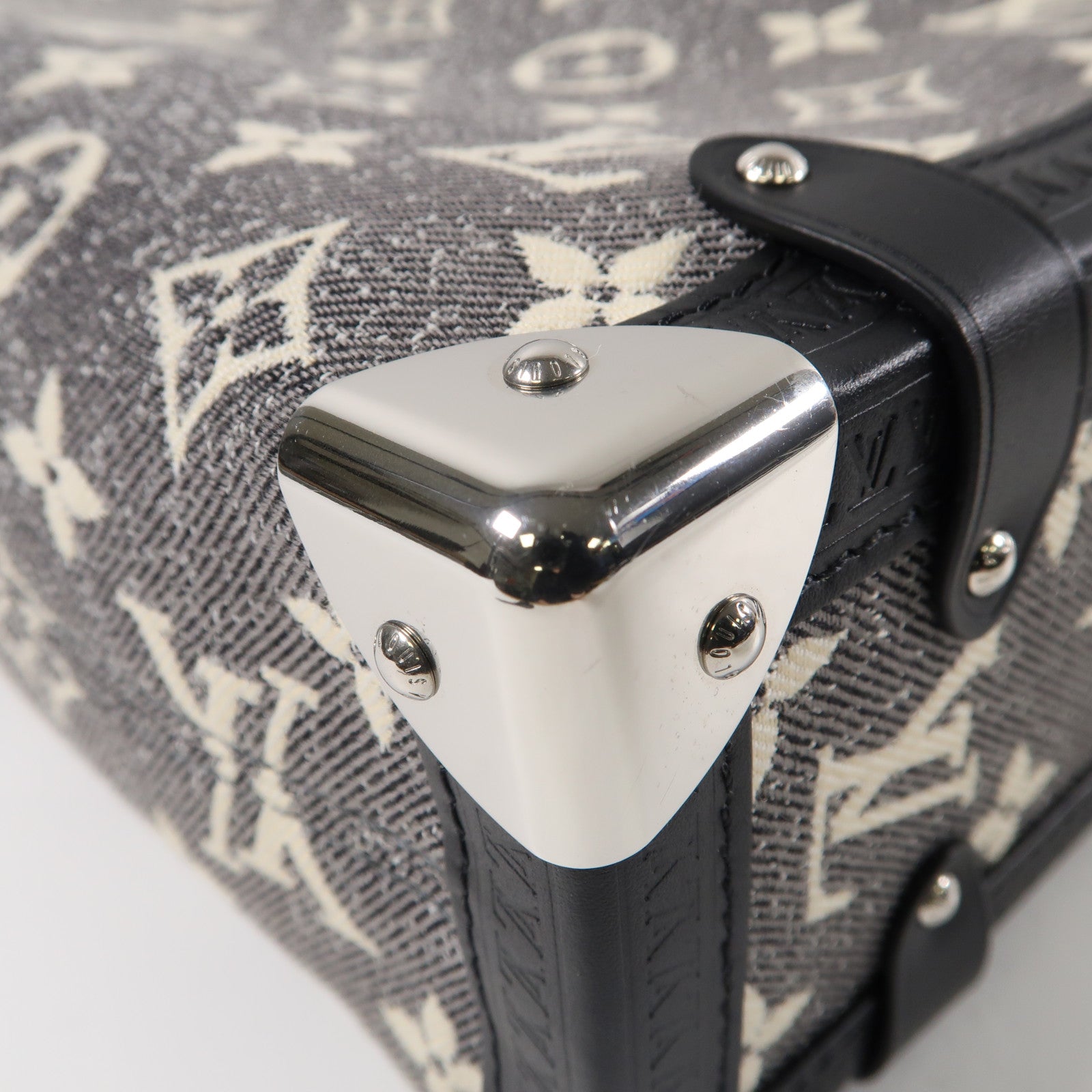 LOUIS VUITTON Monogram Jacquard Denim Side Trunk銀扣手挽肩背兩用袋黑色
