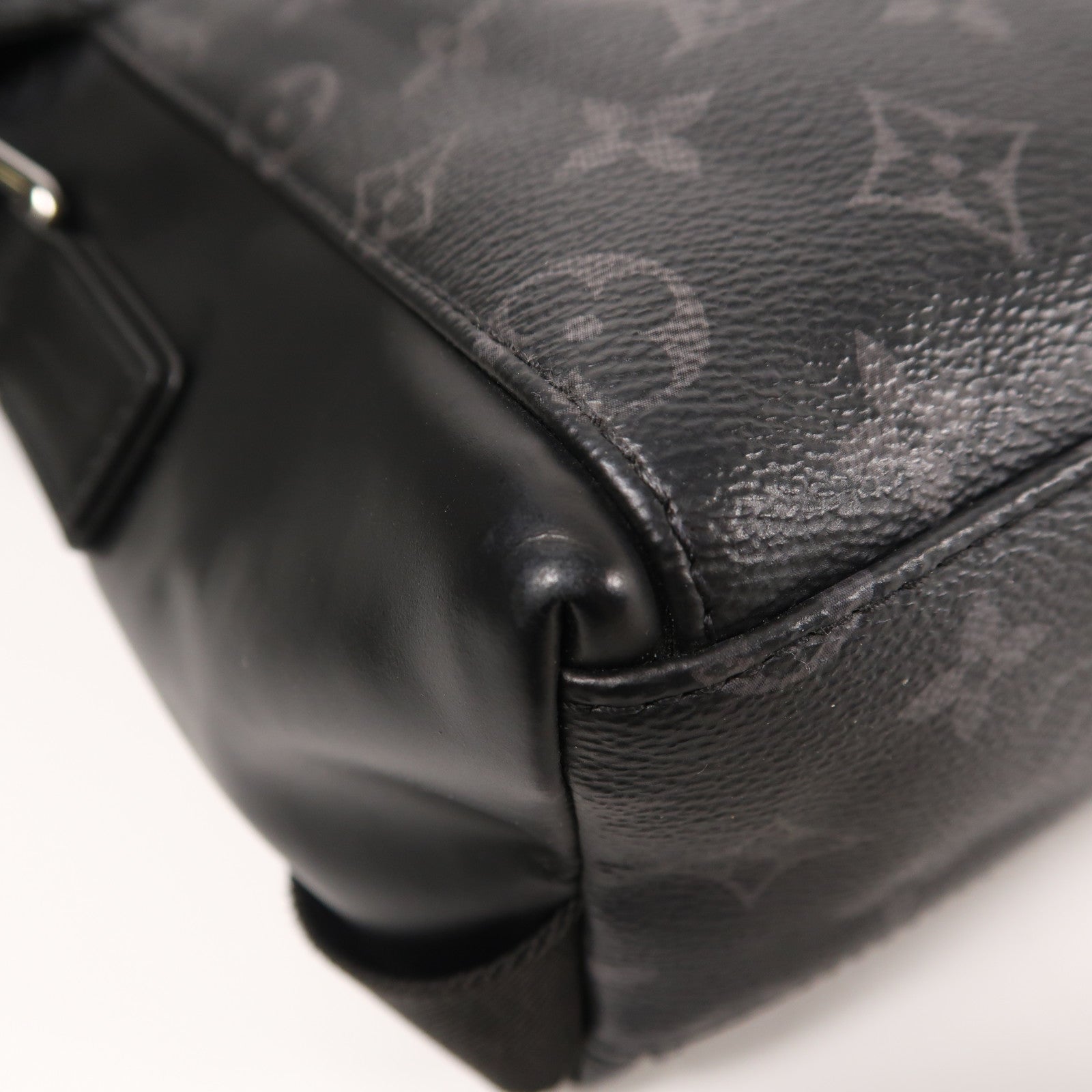 LOUIS VUITTON Monogram Eclipse Messenger PM Voyager銀扣肩背袋