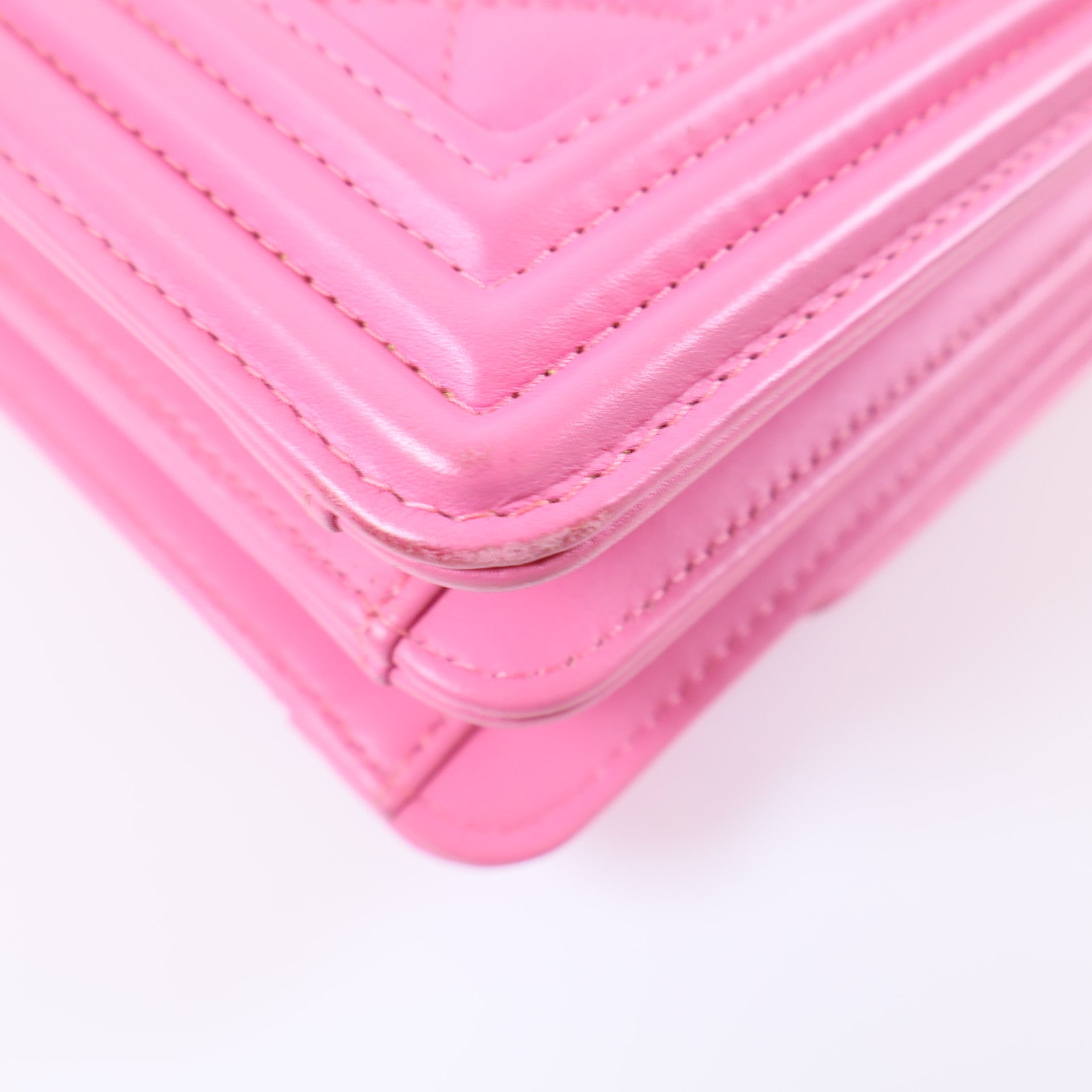 CHANEL 羊皮皮革Le Boy金扣肩背袋粉紅色