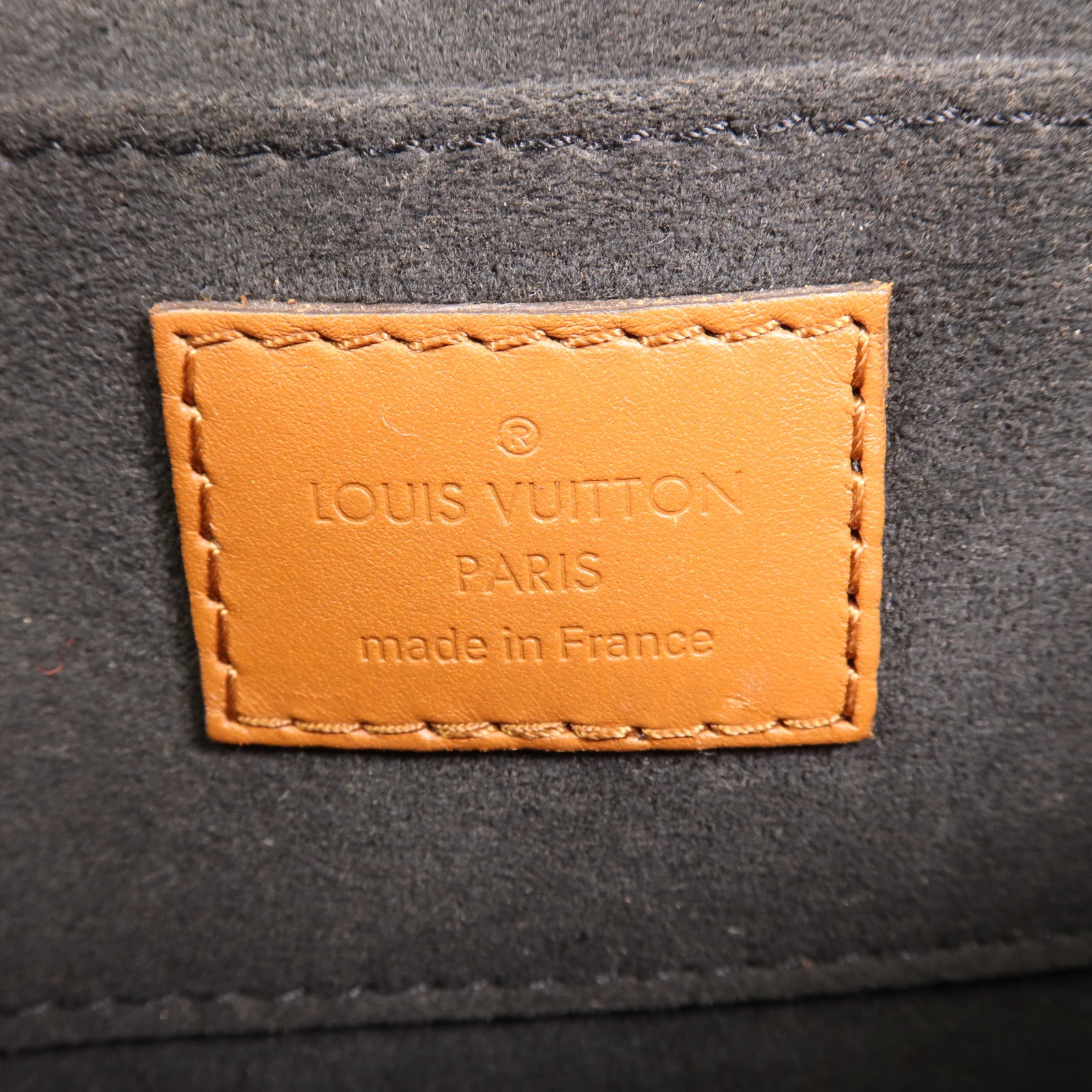 LOUIS VUITTON Monogram Reverse Mini Dauphine金扣肩背袋