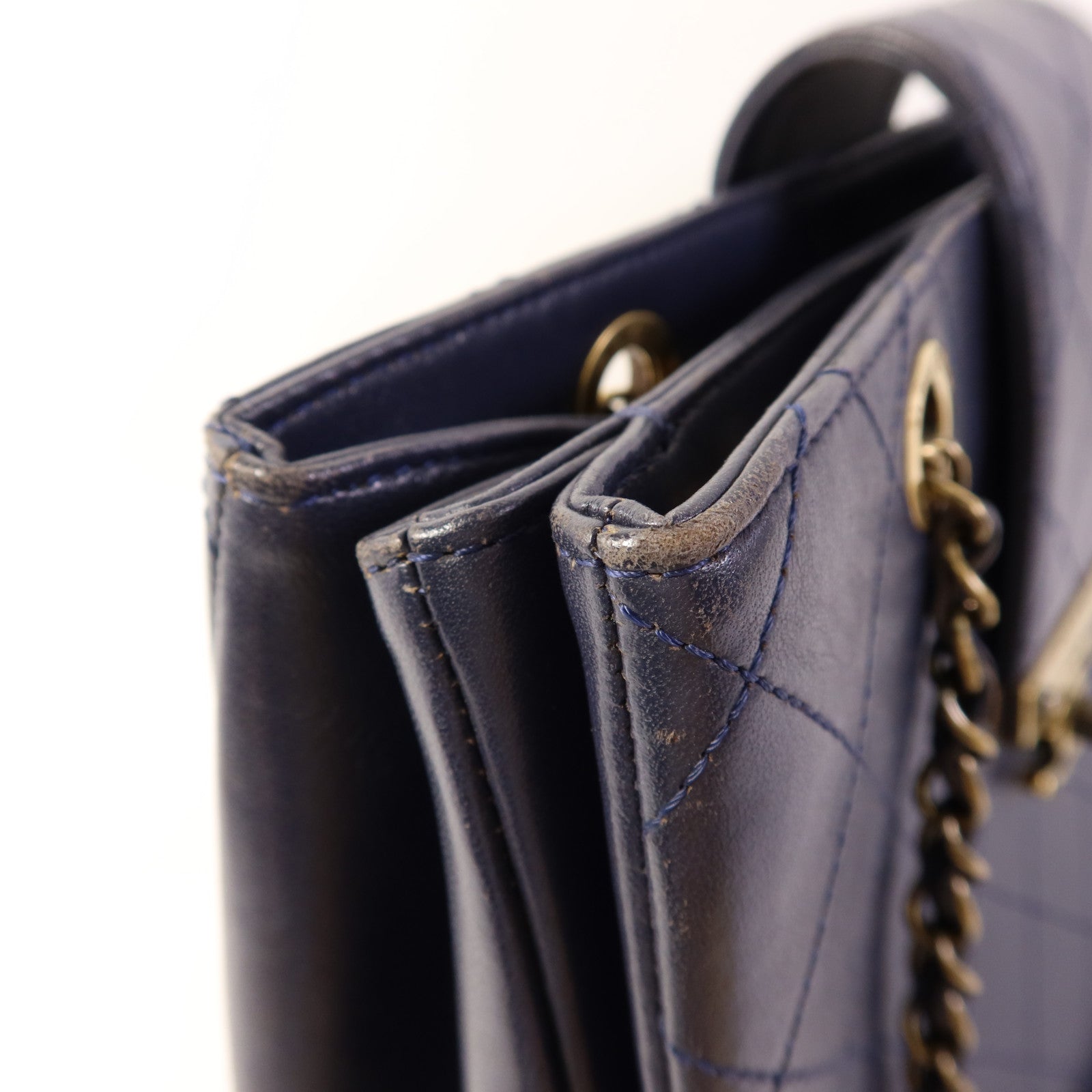 CHANEL 牛皮皮革Chain Shoulder金扣鏈帶肩背袋