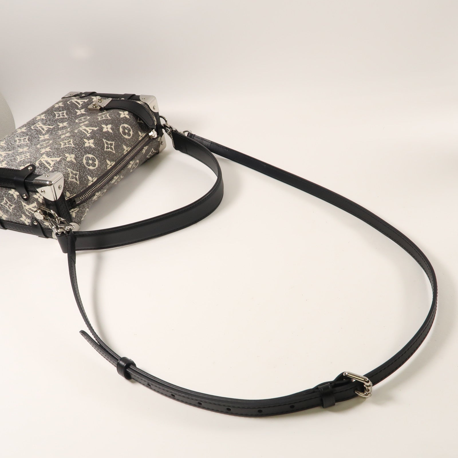 LOUIS VUITTON Monogram Jacquard Denim Side Trunk銀扣手挽肩背兩用袋黑色