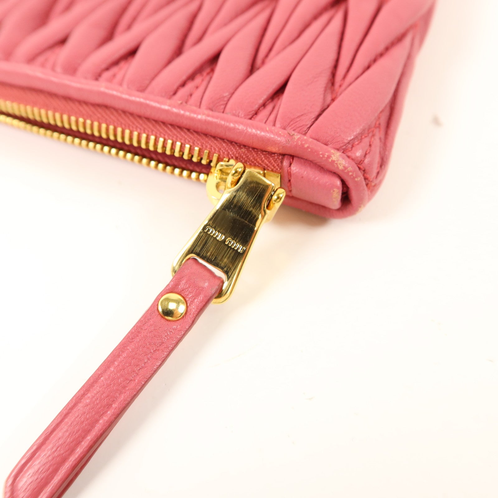 Miu Miu 羊皮皮革Pouch手拿包
