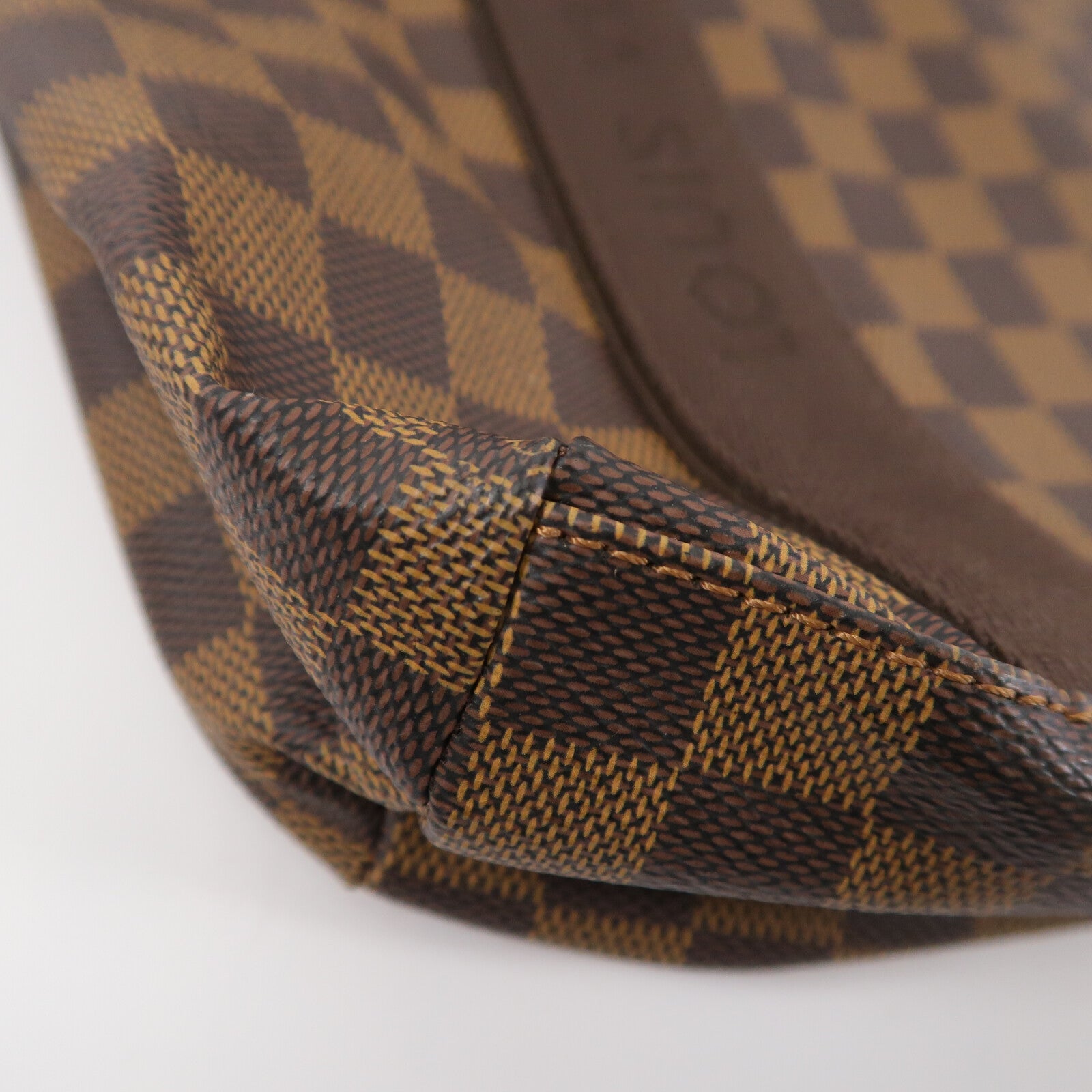 LOUIS VUITTON Damier Beaubourg肩背袋