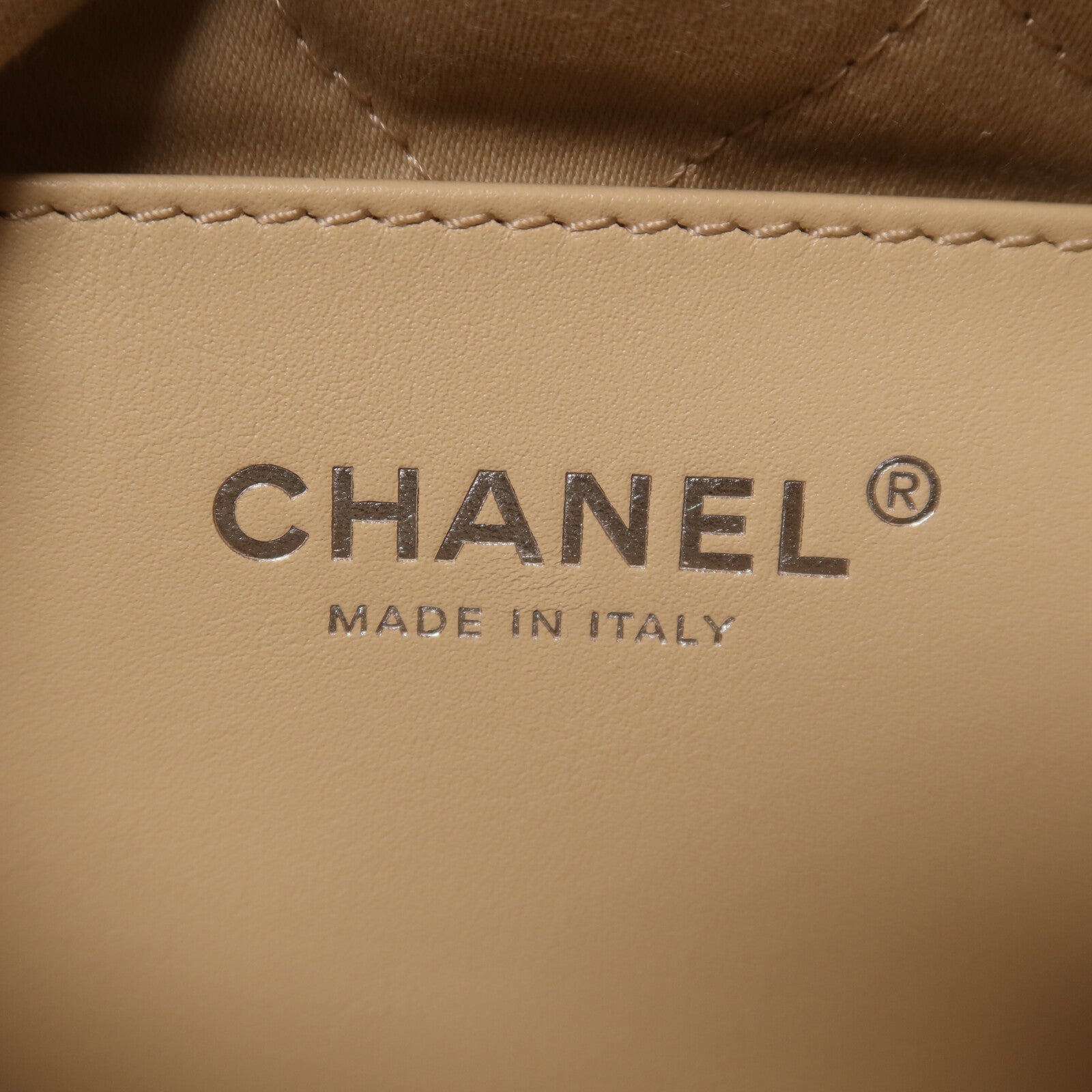 CHANEL 牛皮皮革Chanel 22 Mini鏈帶手挽肩背兩用袋