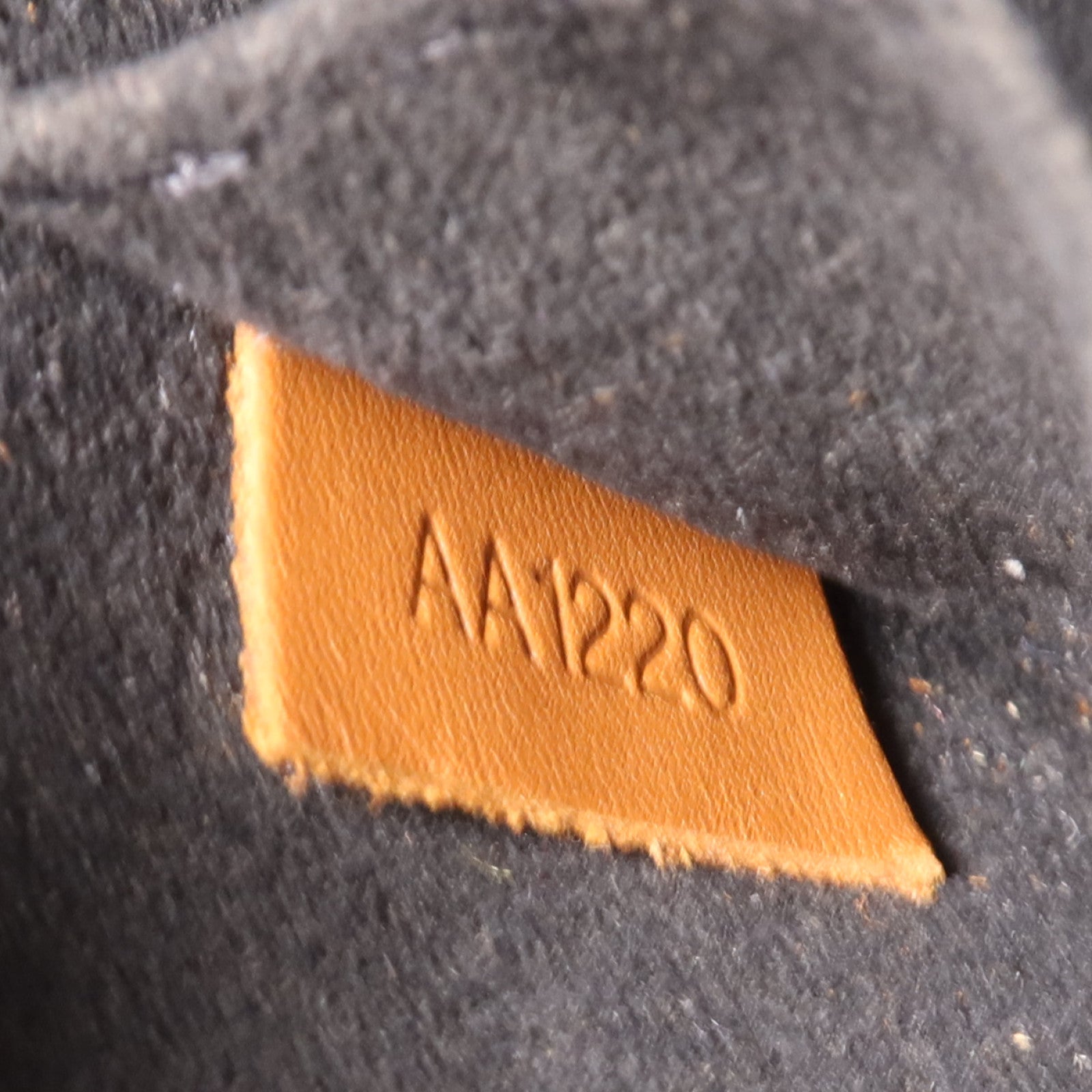 LOUIS VUITTON Monogram Reverse Mini Dauphine金扣肩背袋