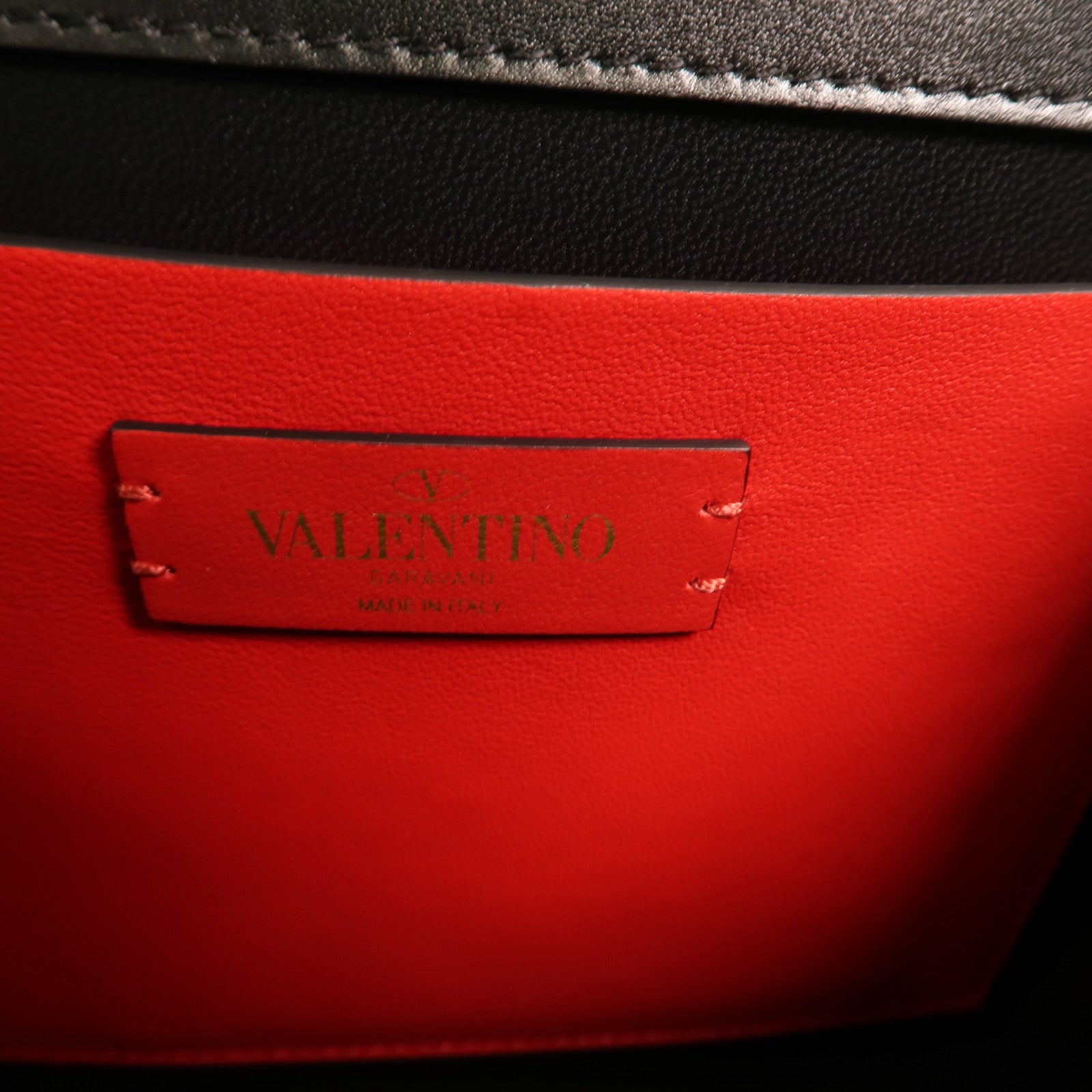 Valentino 牛皮皮革VSling Bag金扣肩背袋
