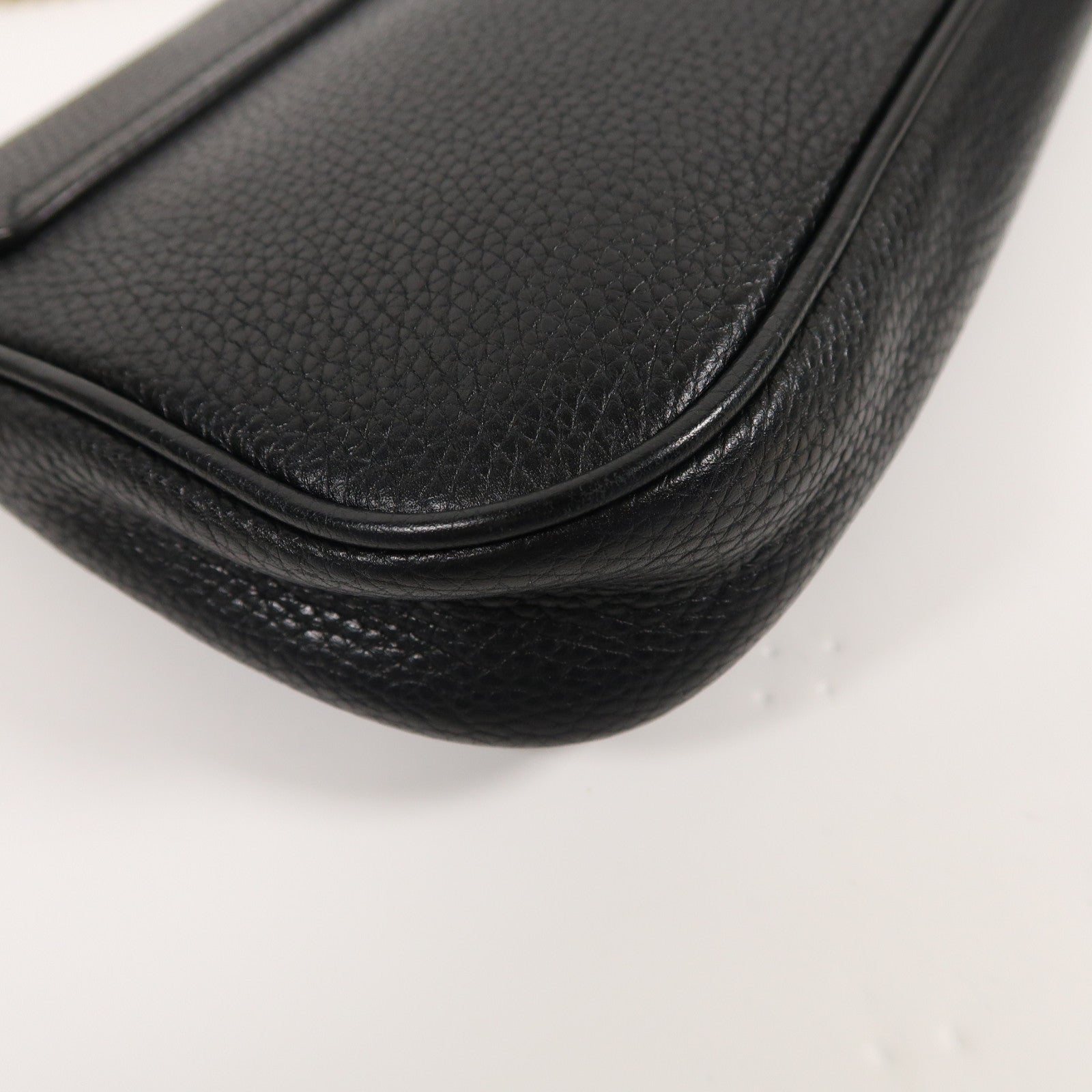 GUCCI 牛皮皮革Shoulder Bag銀扣鏈帶肩背袋黑色