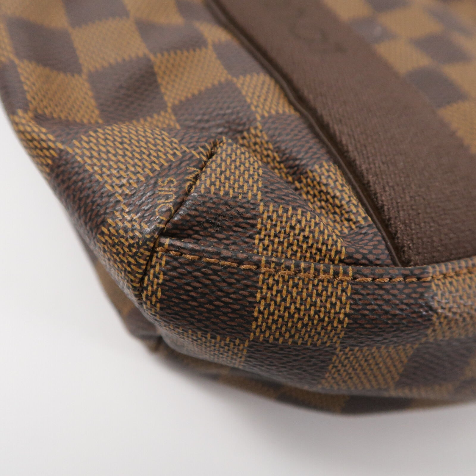LOUIS VUITTON Damier Beaubourg肩背袋