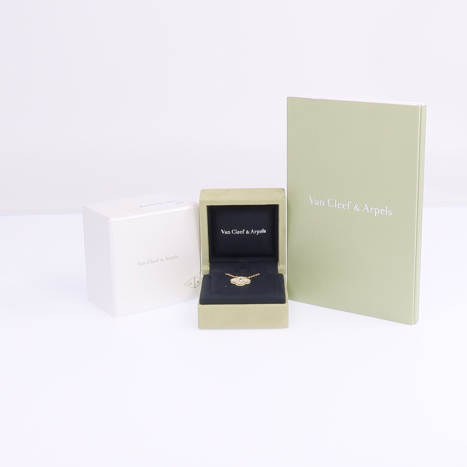 Van Cleef & Arpels 18K黃金Vintage Alhambra Pendant鑽石項鍊