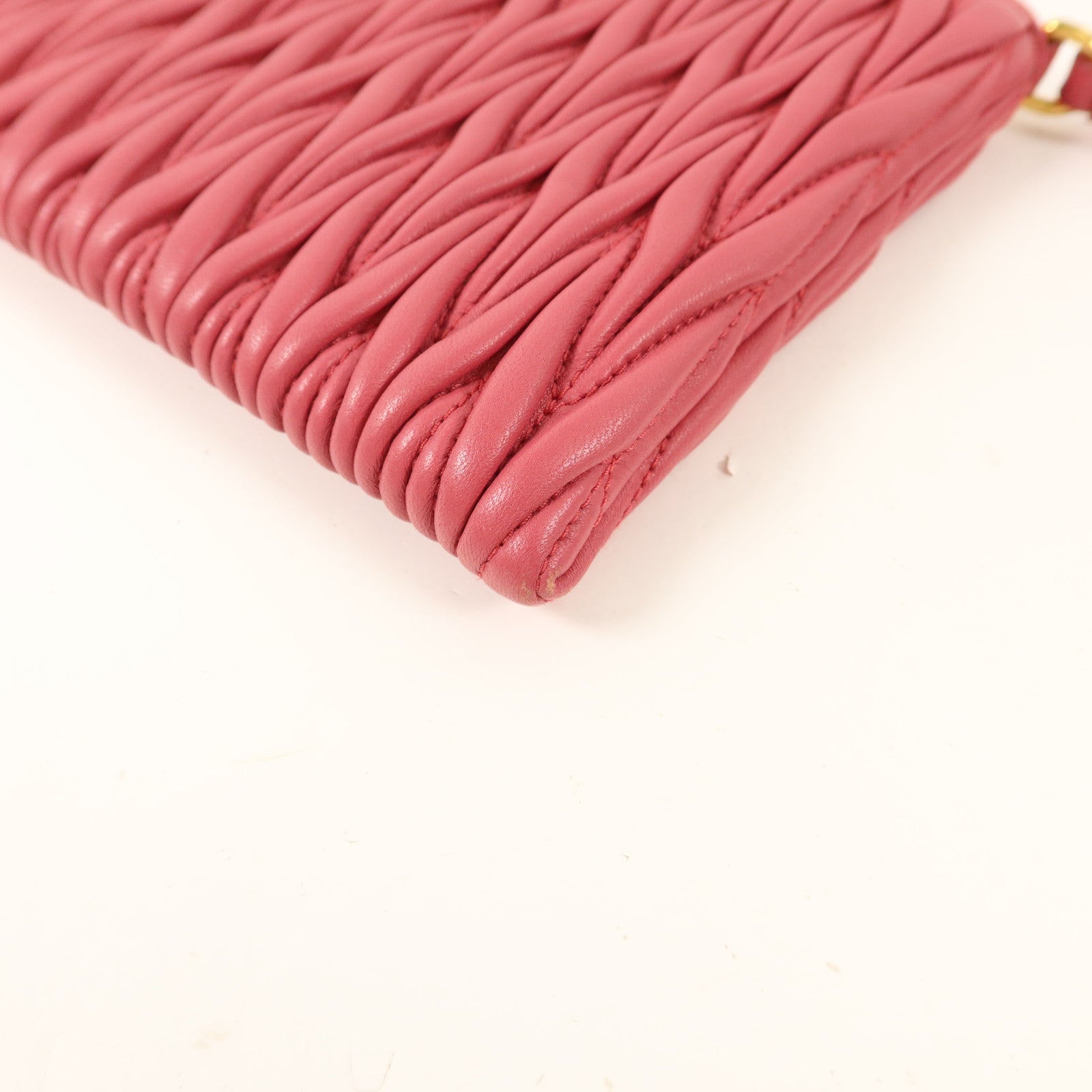 Miu Miu 羊皮皮革Pouch手拿包