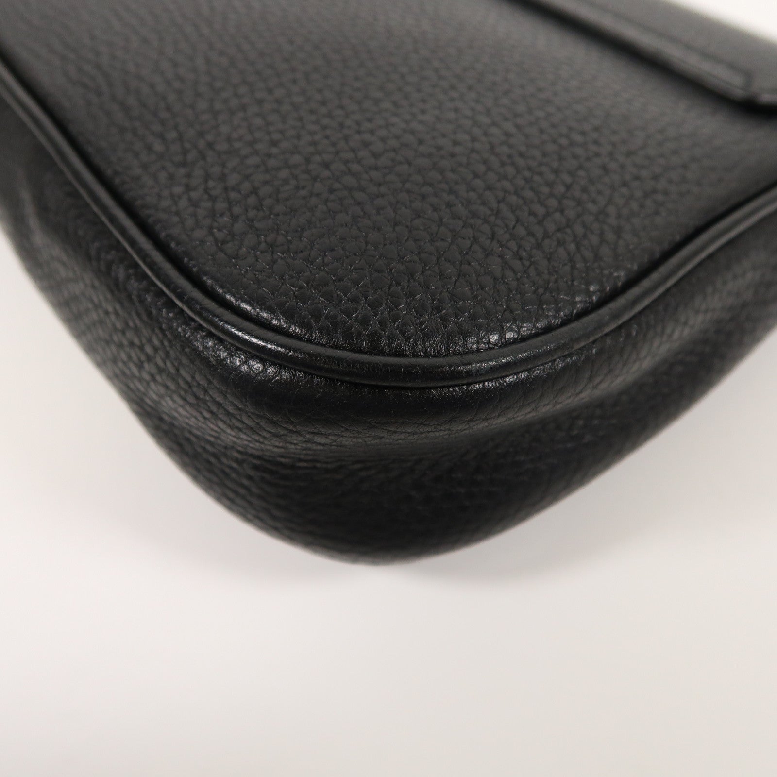 GUCCI 牛皮皮革Shoulder Bag銀扣鏈帶肩背袋黑色