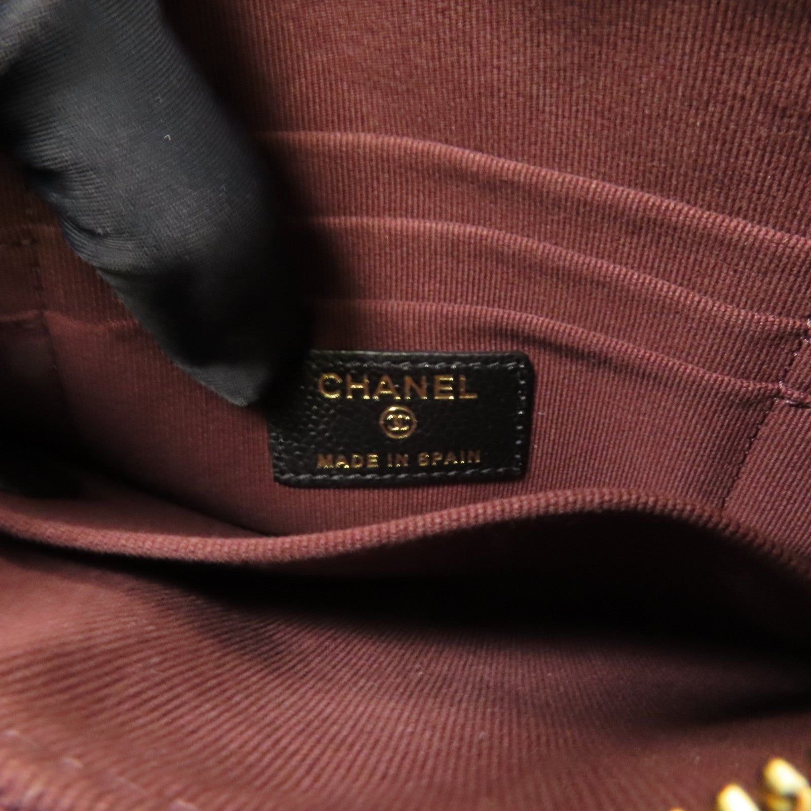 CHANEL 牛皮皮革Pouch金扣手拿包