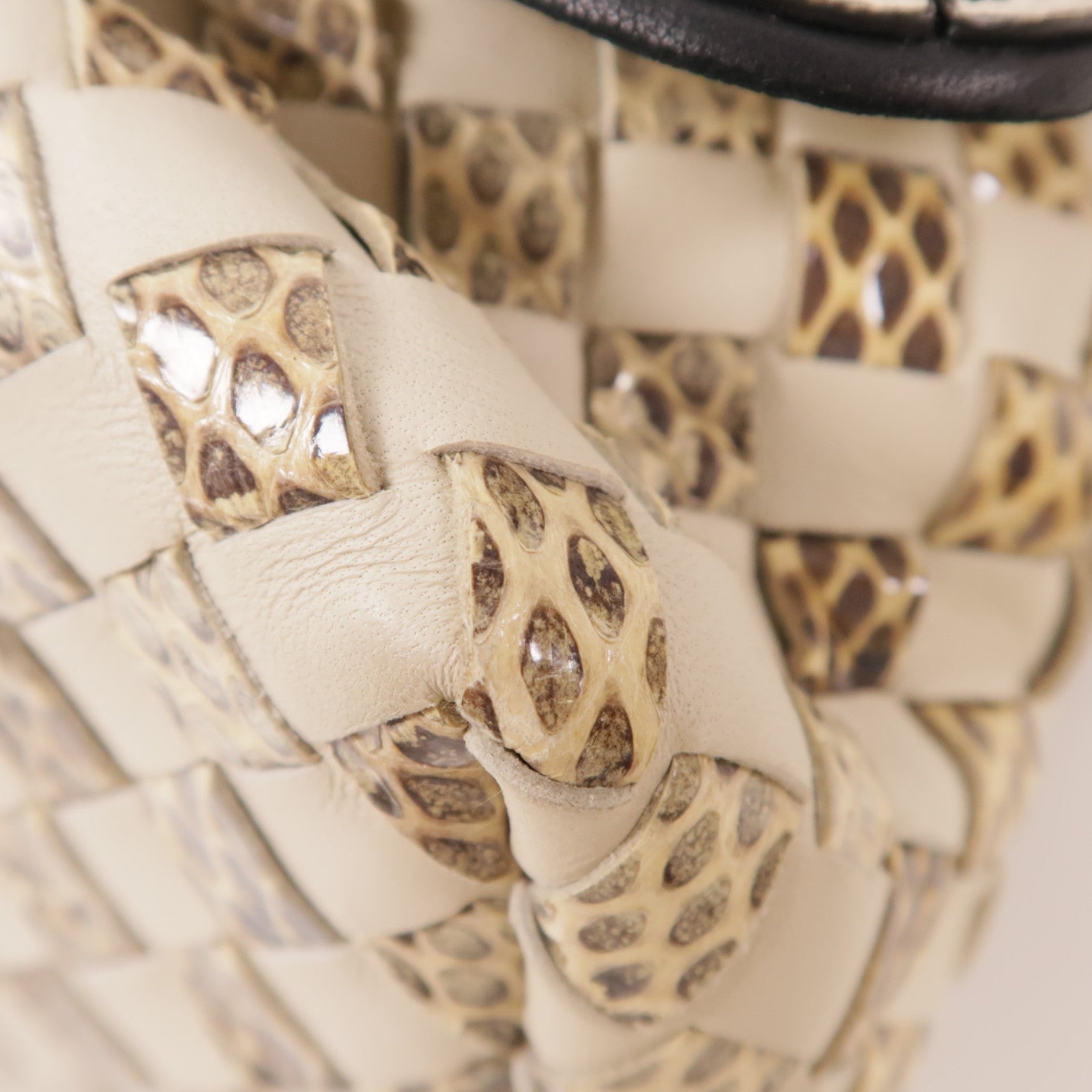 BOTTEGA VENETA 牛皮皮革/蛇皮皮革Chain Shoulder金扣肩背袋
