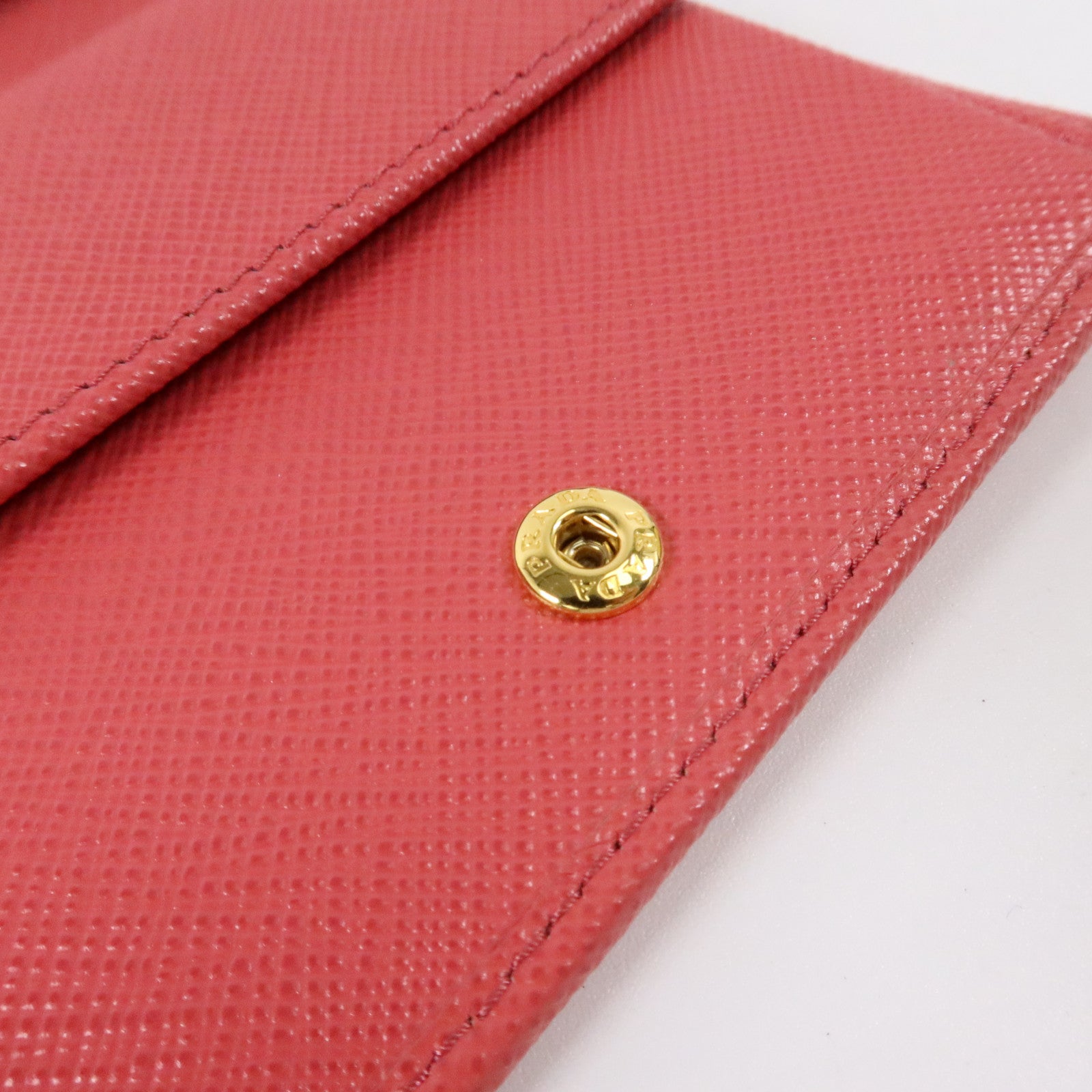 PRADA Saffiano皮革Wallet金扣錢包
