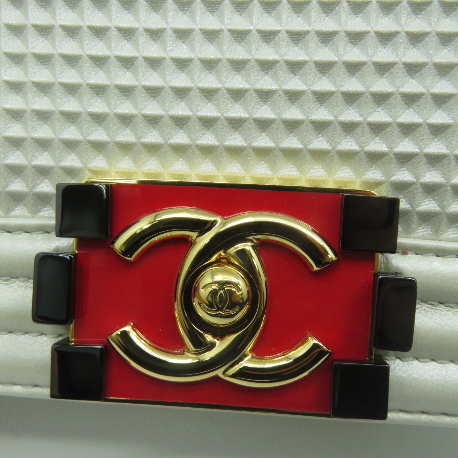 CHANEL **【清倉大減價】牛皮皮革Boy金扣鏈帶肩背袋白色/紅色