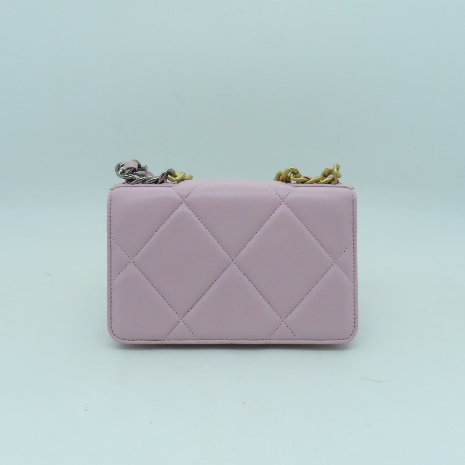 CHANEL 【激減優惠】菱格羊皮皮革C19 Wallet On Chain金扣鏈帶肩背袋粉色