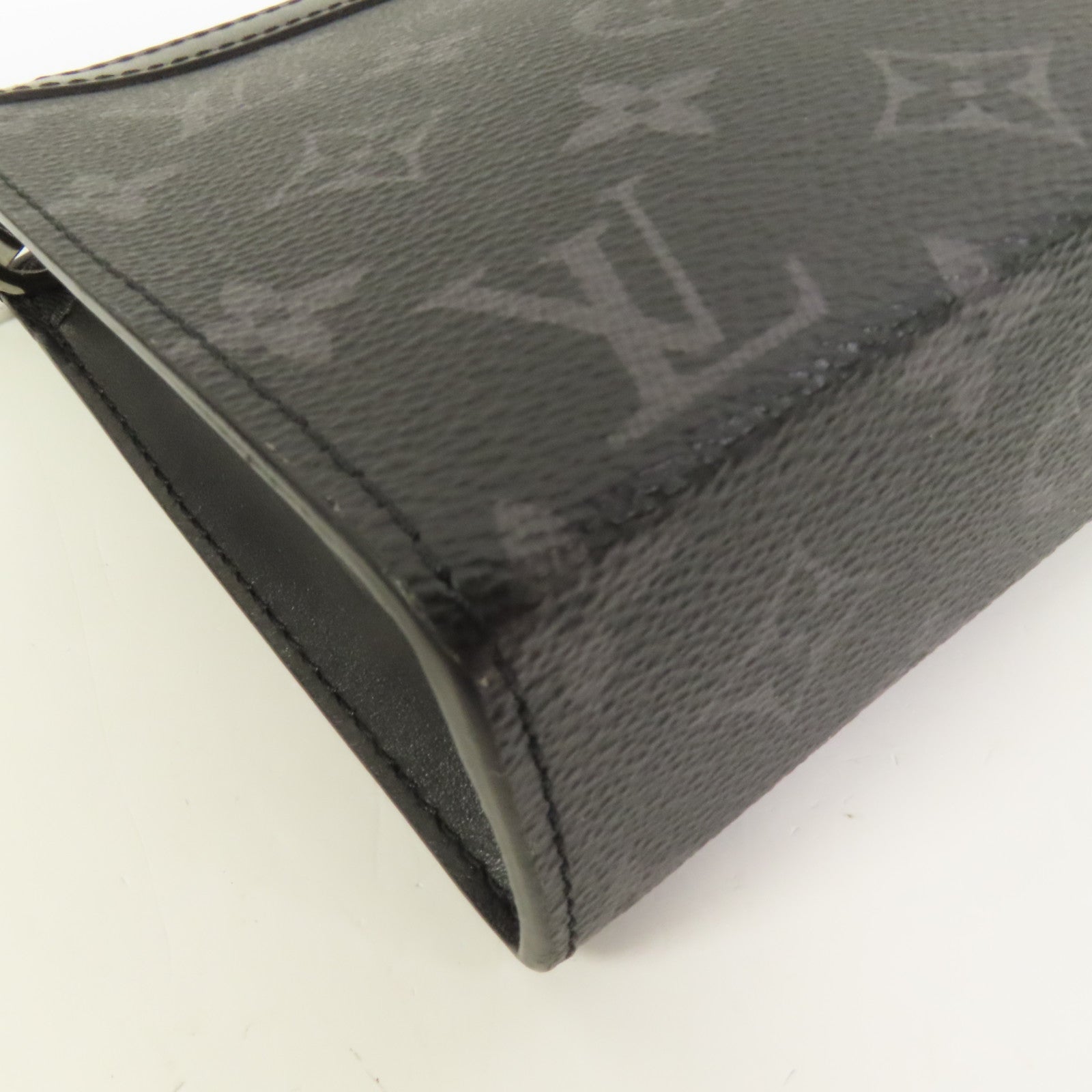 LOUIS VUITTON Monogram Eclipse Gaston銀扣肩背袋