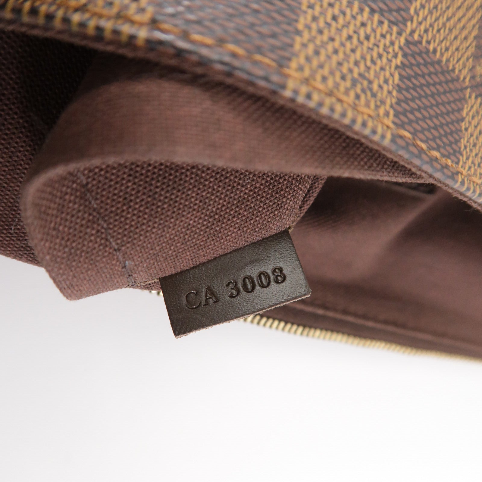 LOUIS VUITTON Damier Beaubourg肩背袋