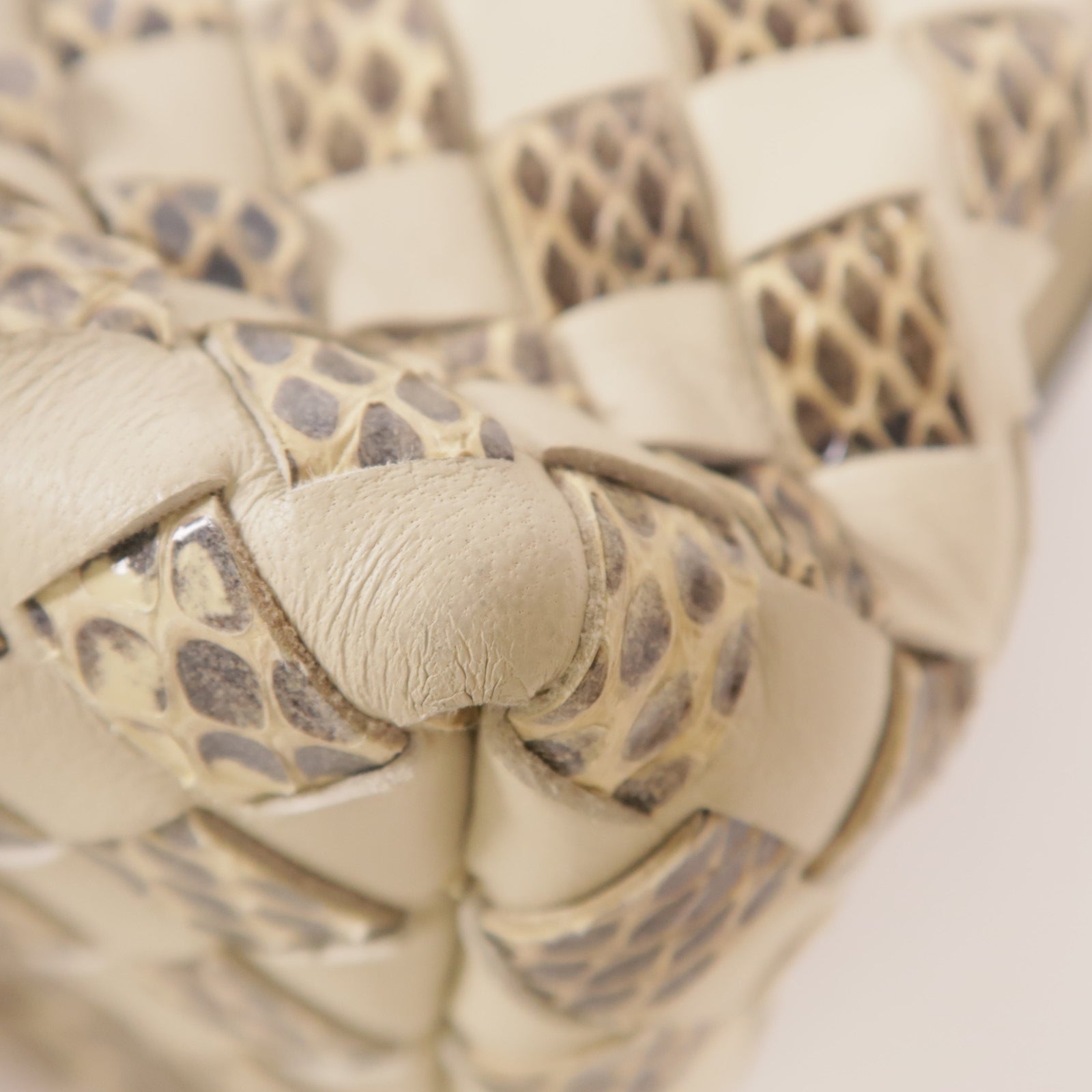 BOTTEGA VENETA 牛皮皮革/蛇皮皮革Chain Shoulder金扣肩背袋