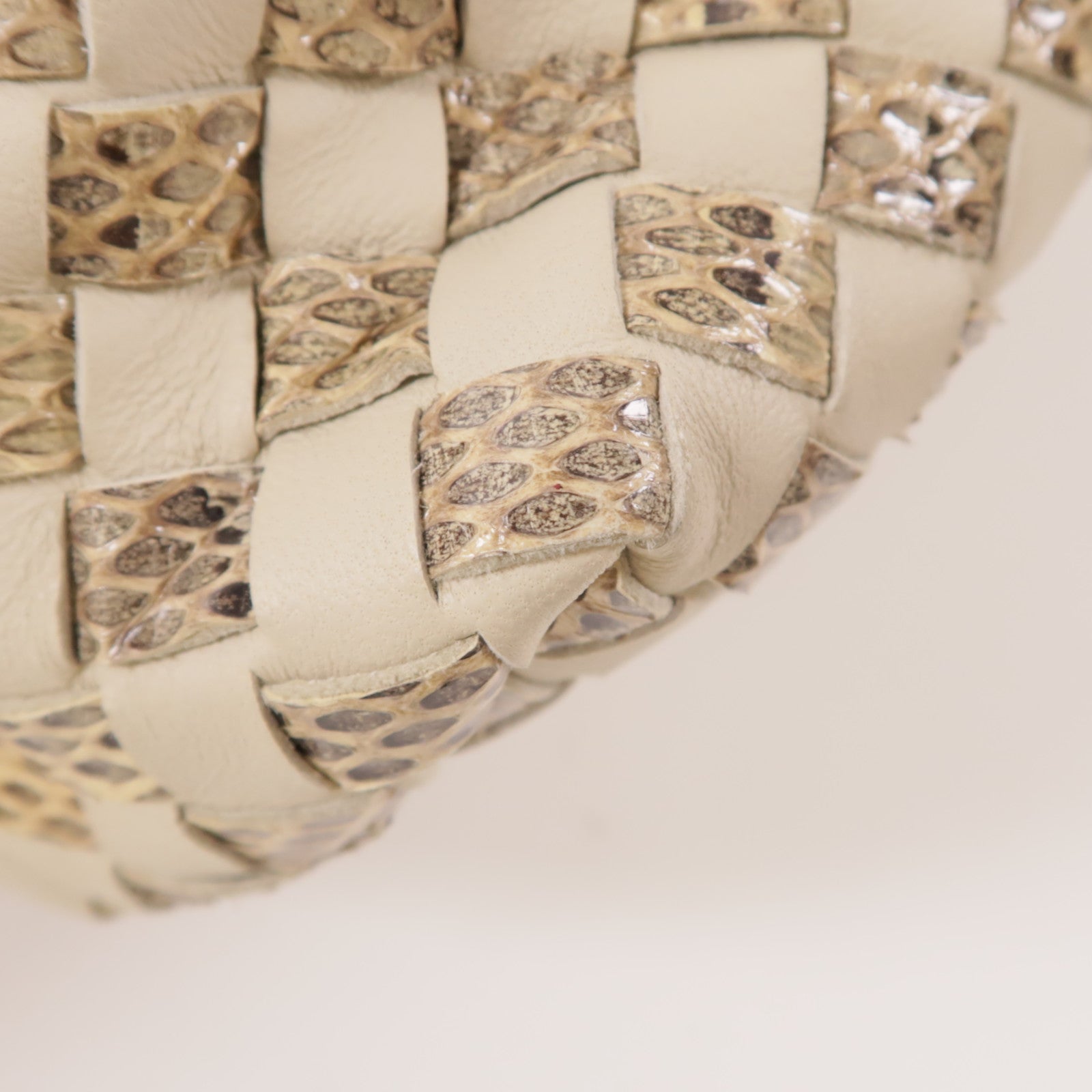 BOTTEGA VENETA 牛皮皮革/蛇皮皮革Chain Shoulder金扣肩背袋