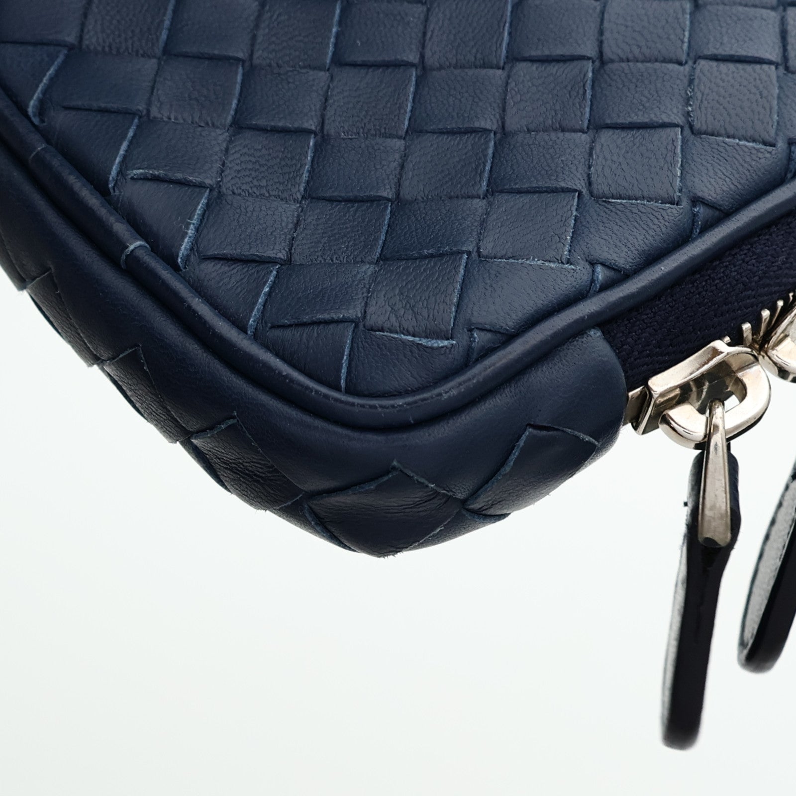 BOTTEGA VENETA 羊皮皮革Zip Strap Pouch小袋