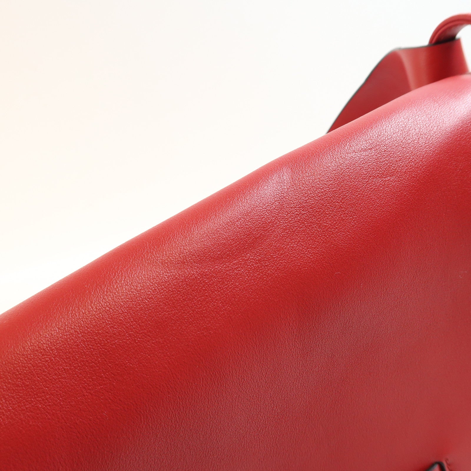PRADA 牛皮皮革Etiquette Bag金扣肩背袋