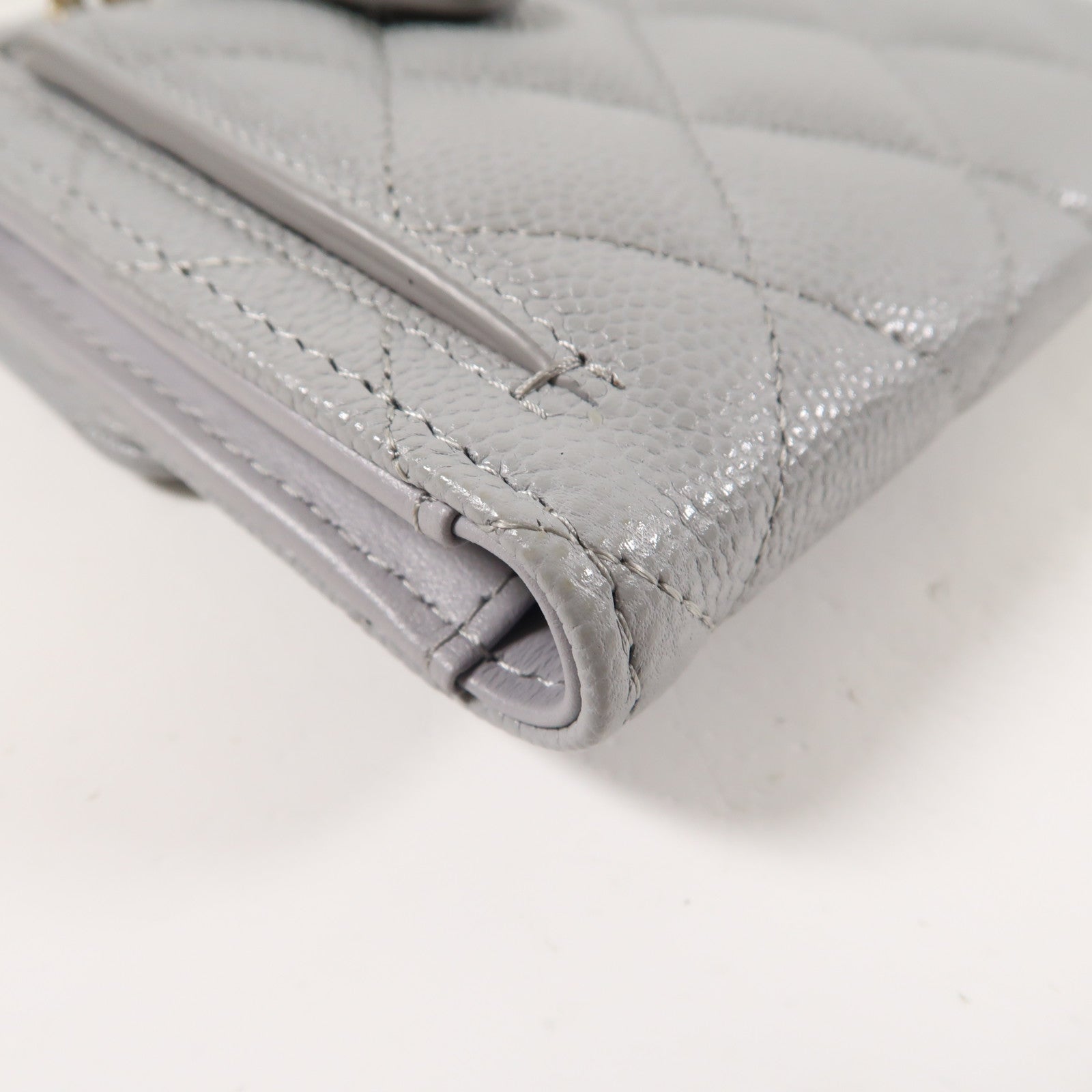 CHANEL 菱格Caviar Classic Fold Wallet金扣折疊錢包灰色