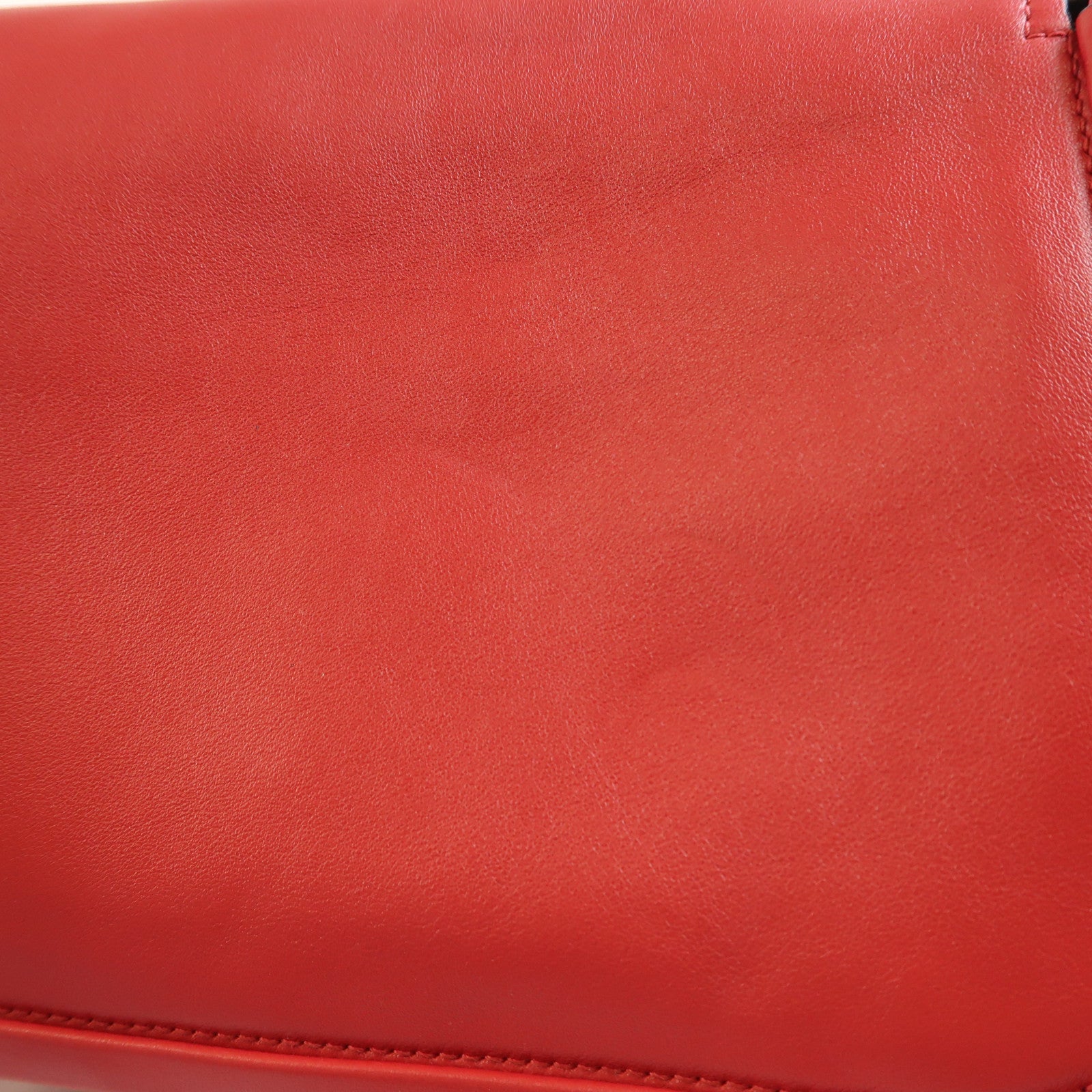 PRADA 牛皮皮革Etiquette Bag金扣肩背袋