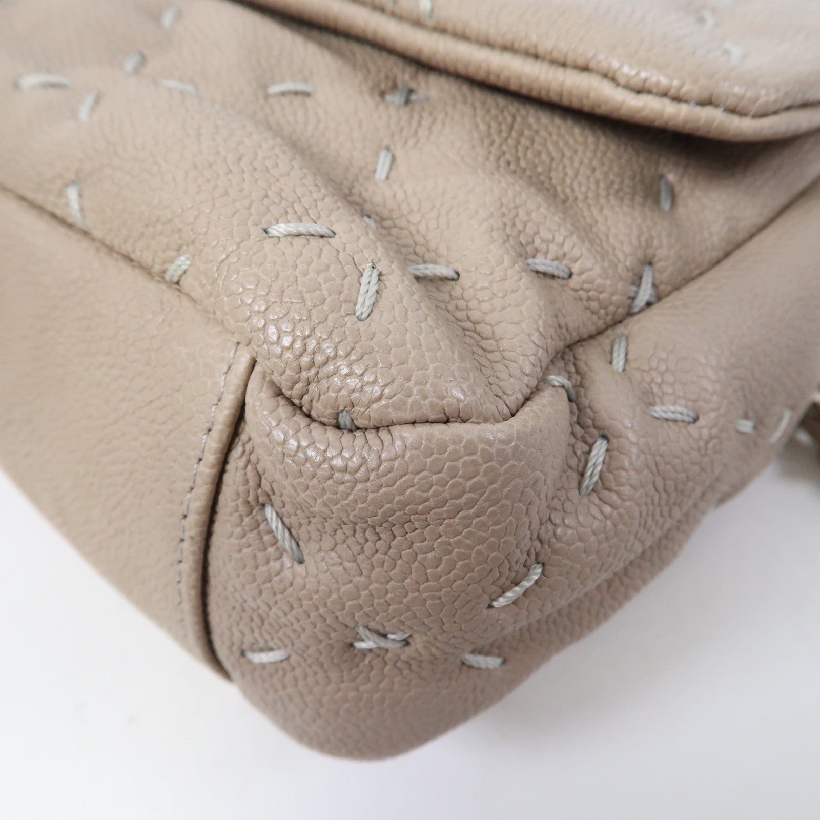 CHANEL 【激減優惠】牛皮皮革Flap Bag金扣鏈帶肩背袋米色