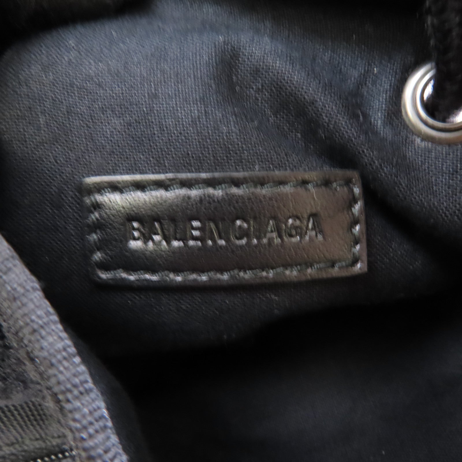 BALENCIAGA 尼龍Shoulder Bag銀扣肩背袋黑色