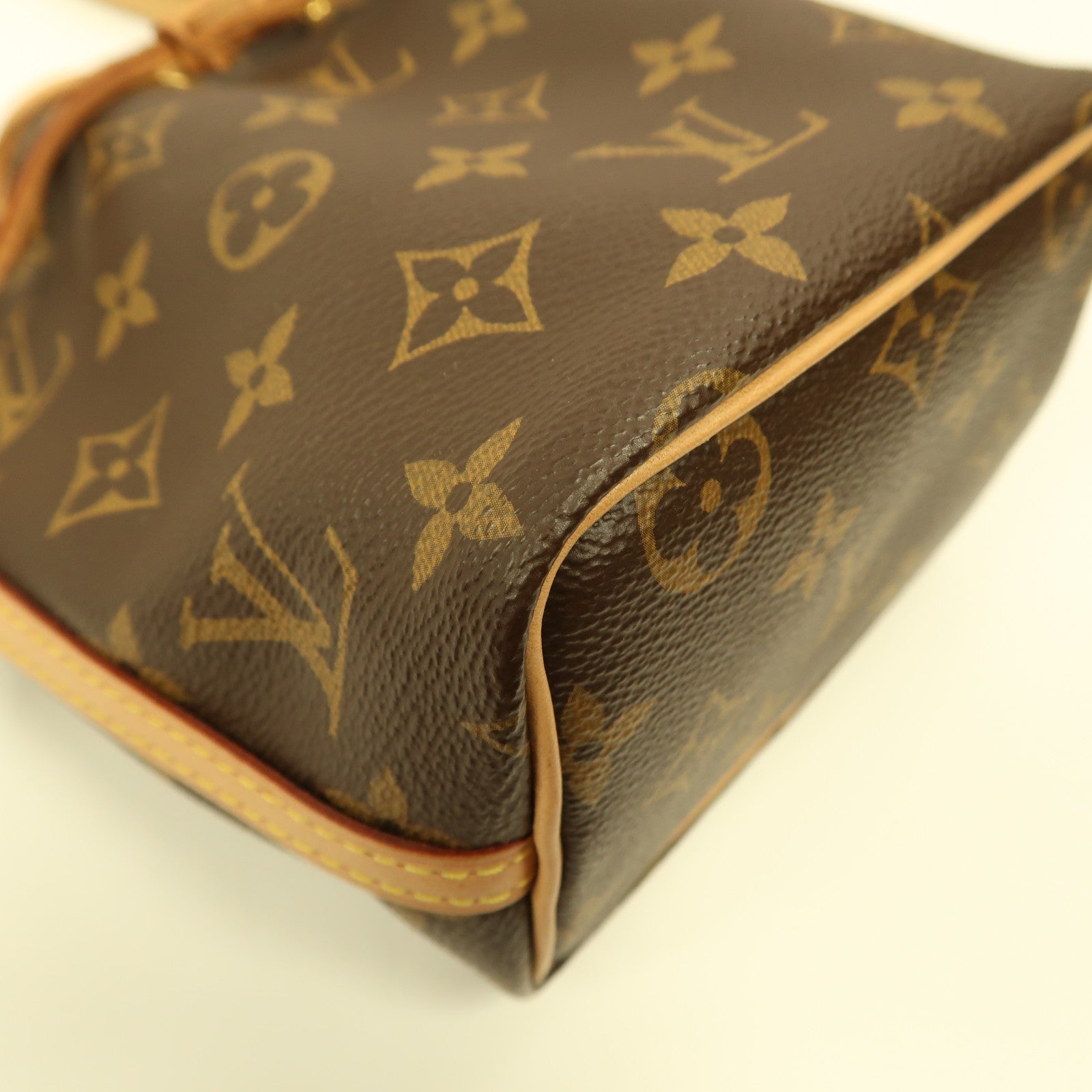 LOUIS VUITTON Monogram Nano Noe金扣肩背袋棕色