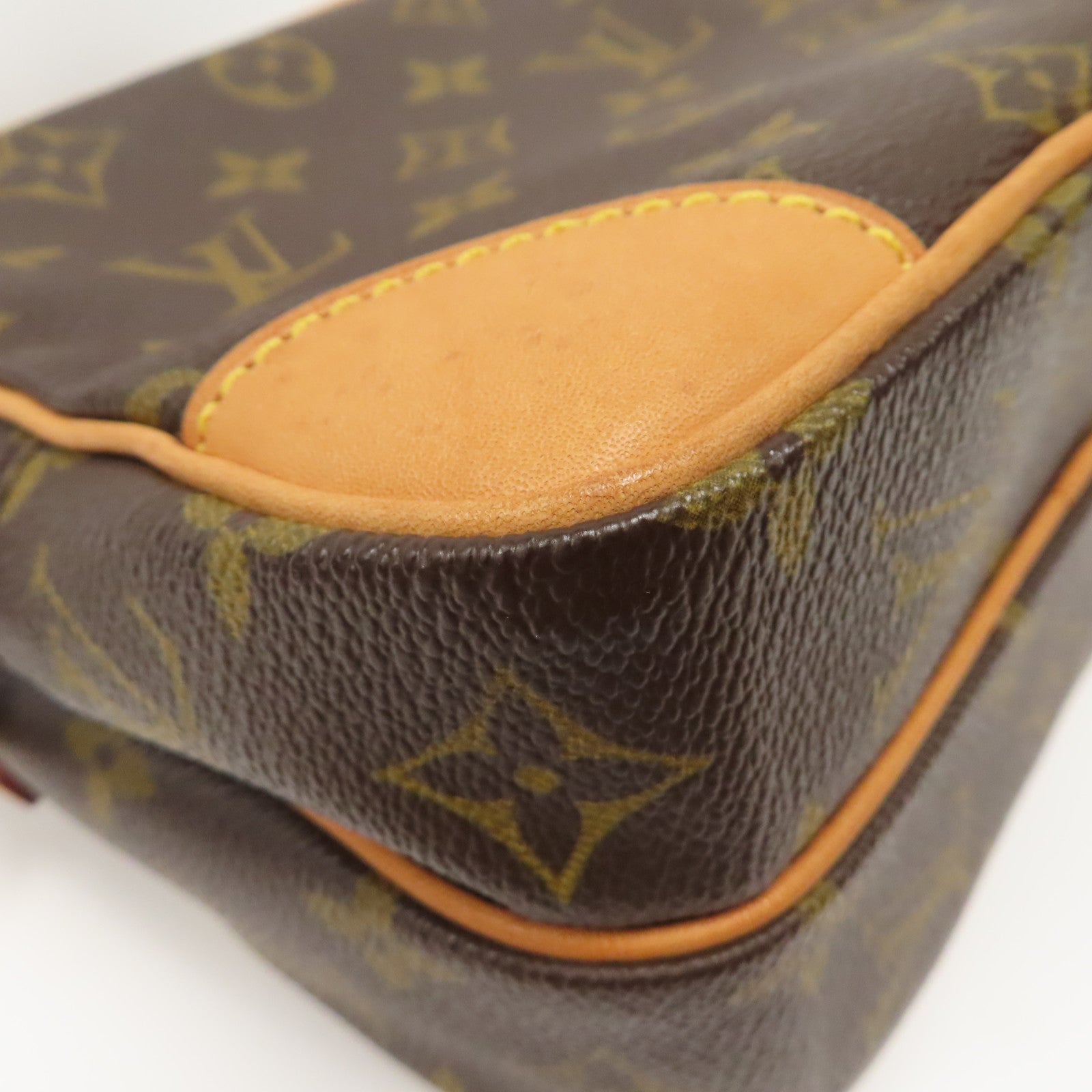 LOUIS VUITTON 【激減優惠】Monogram Amazon金扣肩背袋啡色