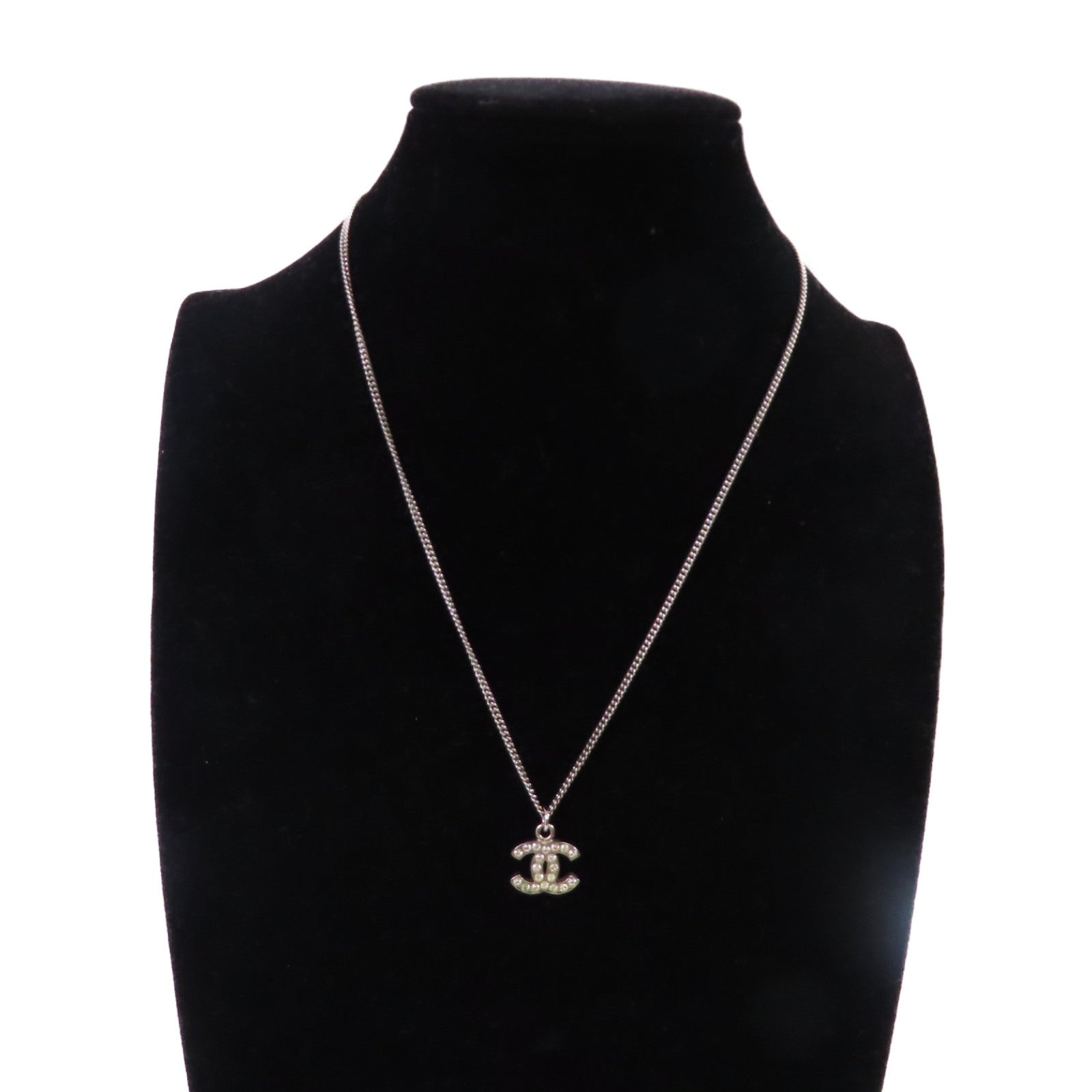 CHANEL 金屬/水鑽CC Necklace銀扣項鏈銀色