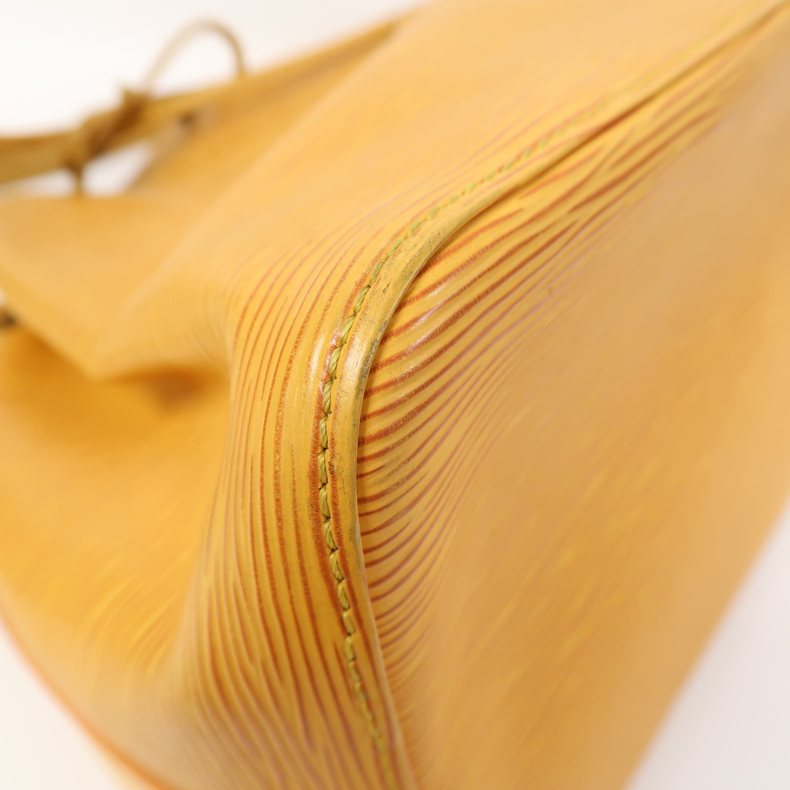 LOUIS VUITTON Epi Petit Noe金扣肩背袋黃色