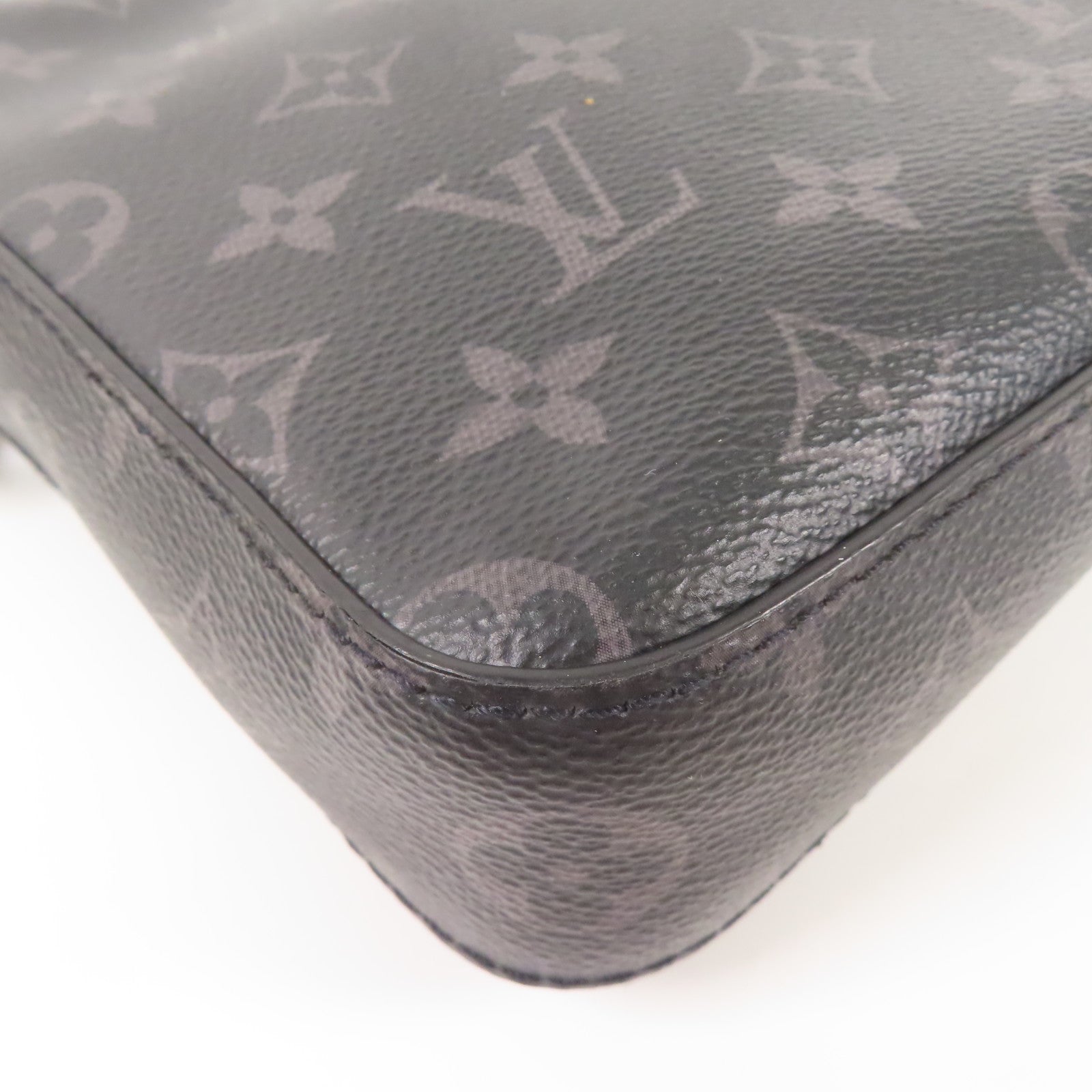 LOUIS VUITTON Monogram Eclipse Reverse Trio Messenger銀扣肩背袋