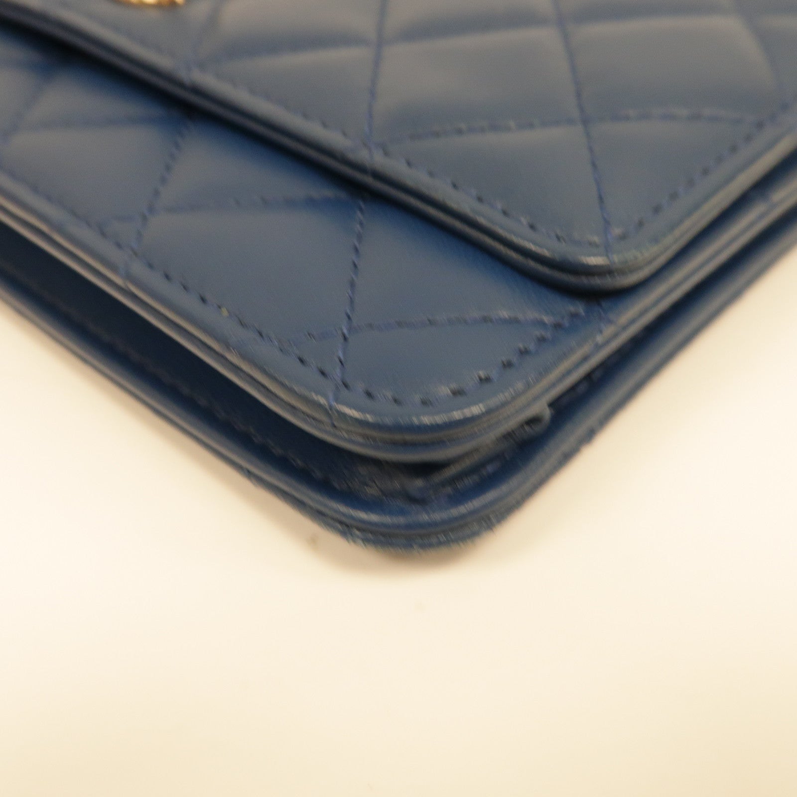 CHANEL 菱格羊皮皮革WOC Wallet On Chain金扣鏈帶肩背袋藍色