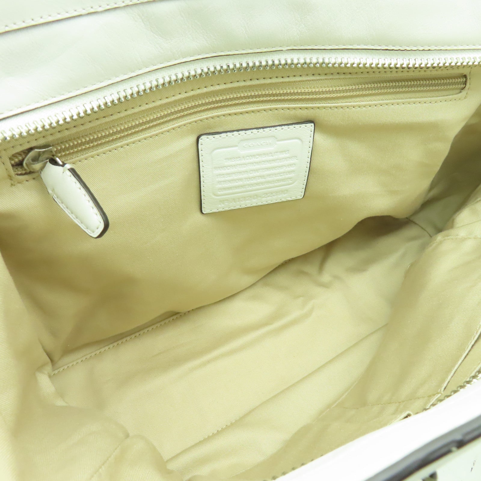 COACH 【激減優惠】牛皮皮革Shoulder Bag銀扣肩背袋白色