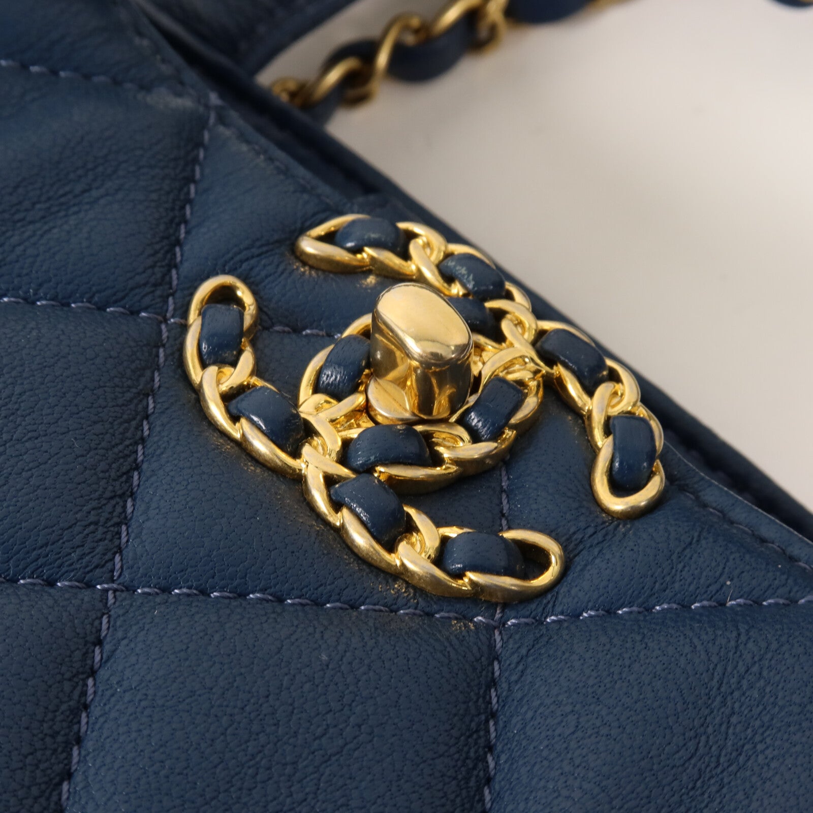 CHANEL 牛皮皮革Chanel 19 Tote Bag鏈帶手挽肩背兩用袋