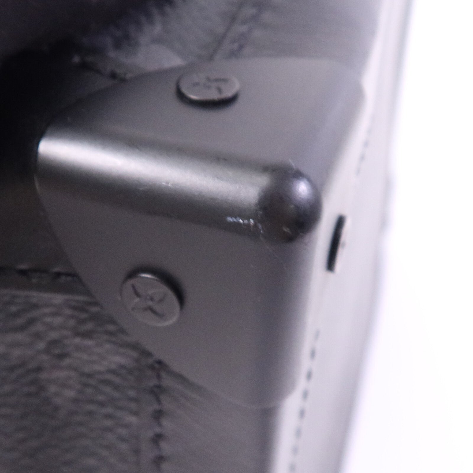 LOUIS VUITTON Monogram Eclipse Soft Trunk肩背袋