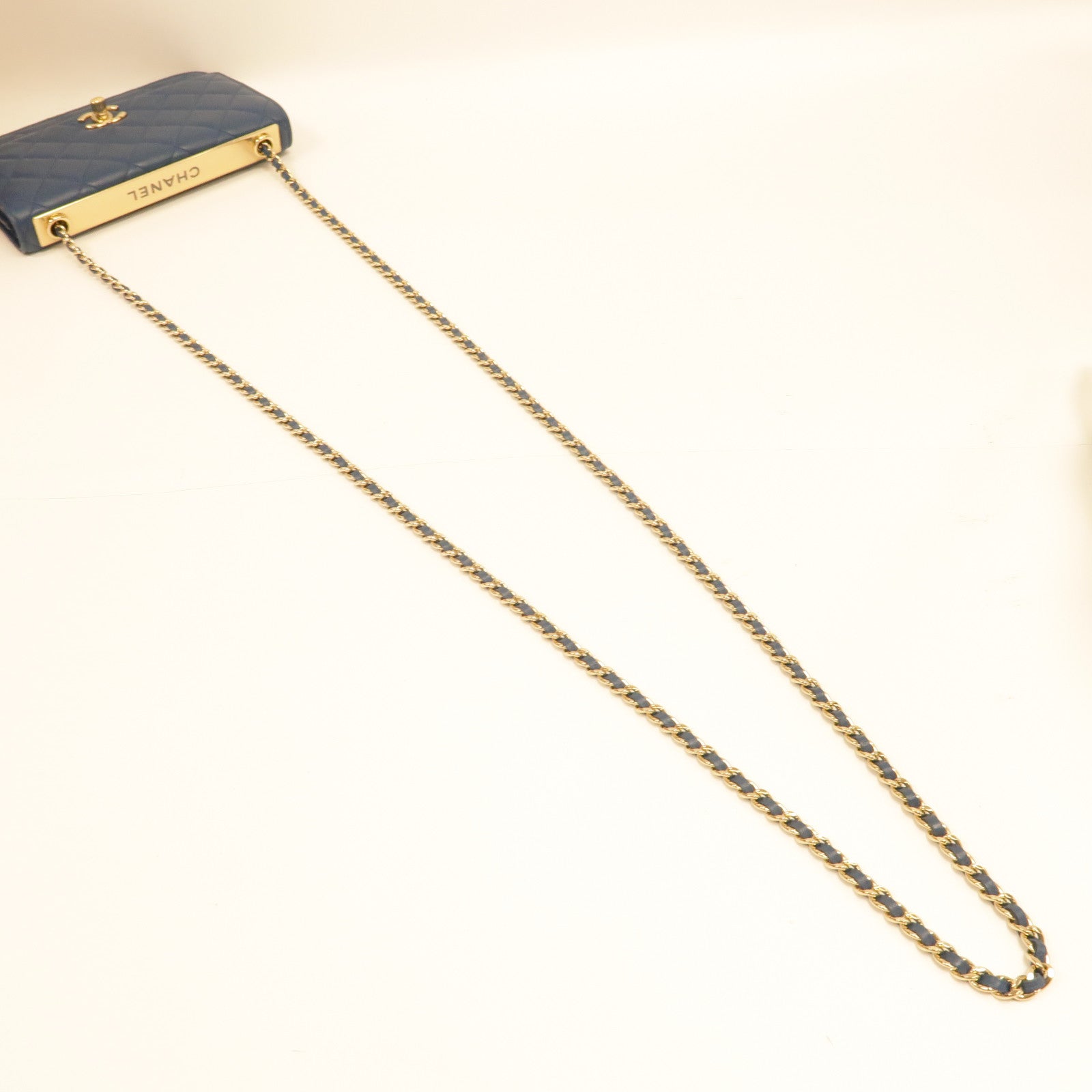 CHANEL 菱格羊皮皮革WOC Wallet On Chain金扣鏈帶肩背袋藍色