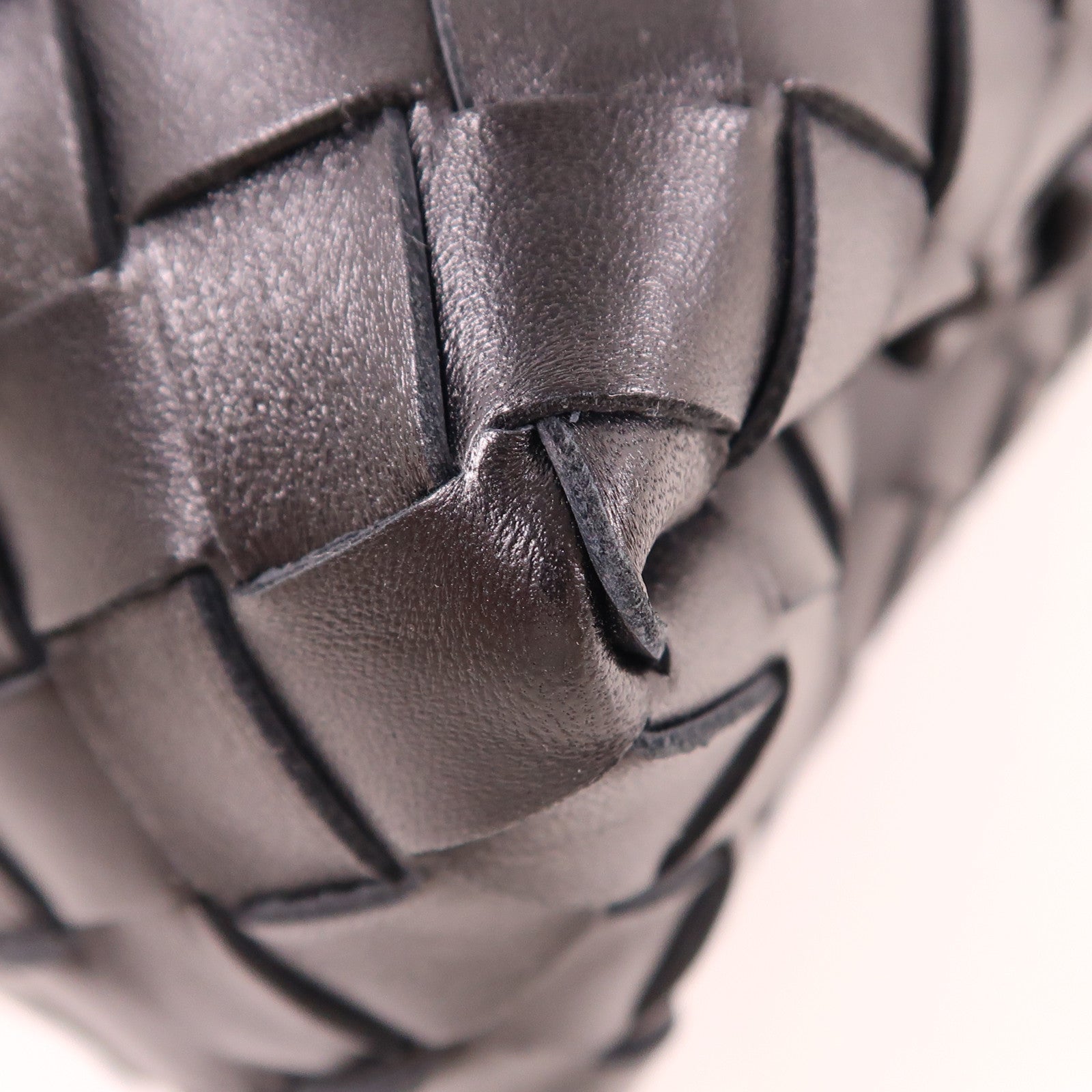 BOTTEGA VENETA 織紋皮革Loop Camera Bag金扣肩背袋