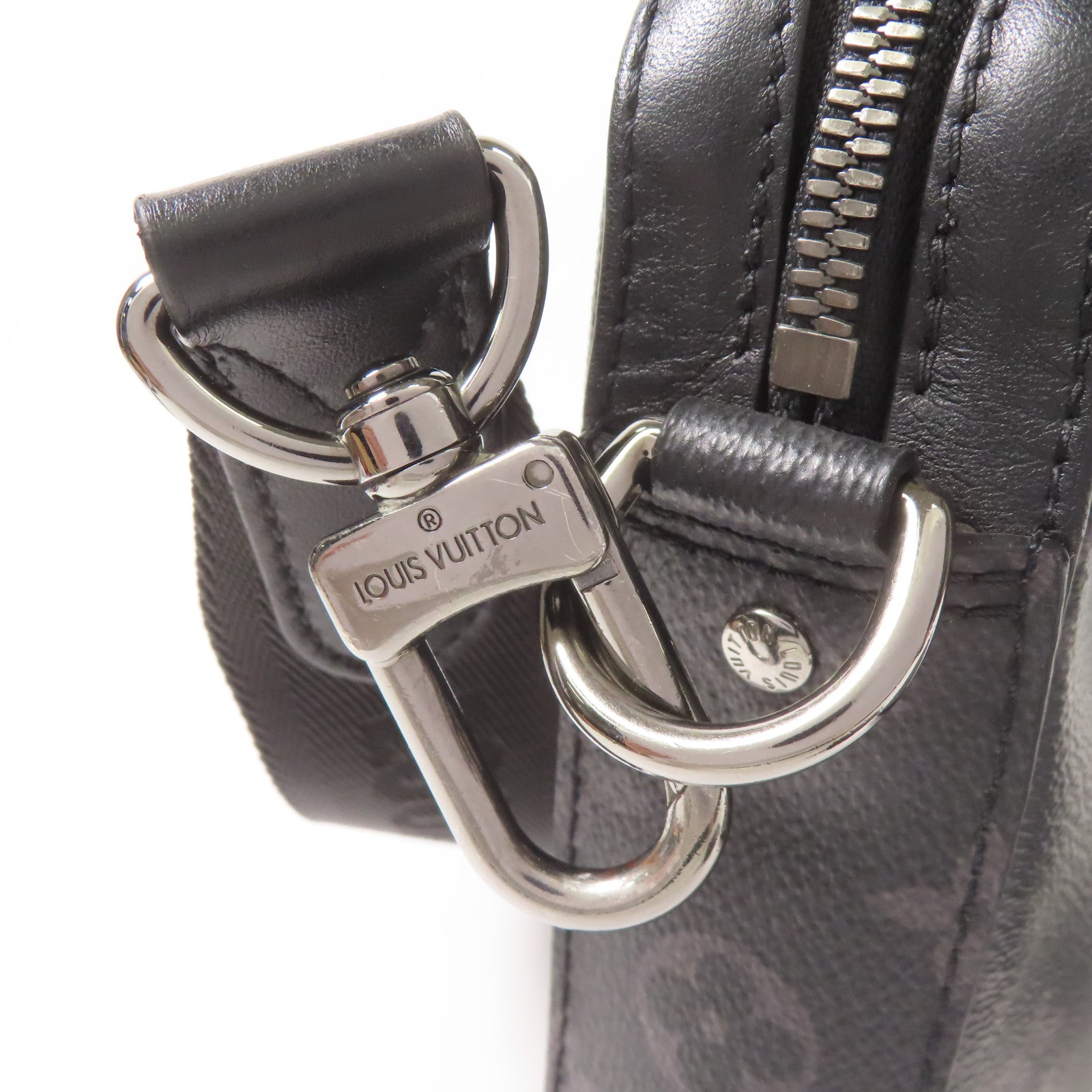 LOUIS VUITTON Monogram Eclipse Reverse Trio Messenger銀扣肩背袋