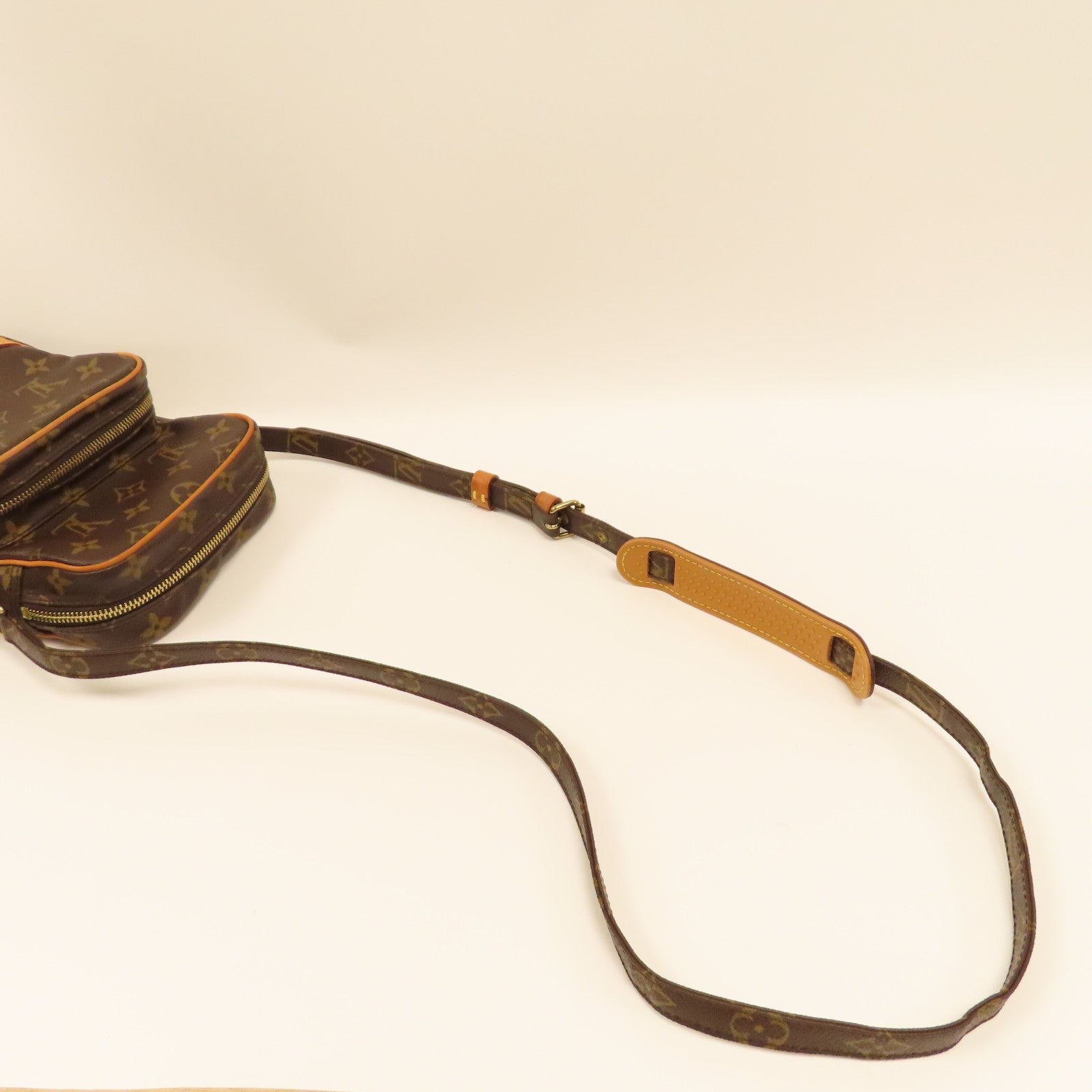 LOUIS VUITTON 【激減優惠】Monogram Amazon金扣肩背袋啡色