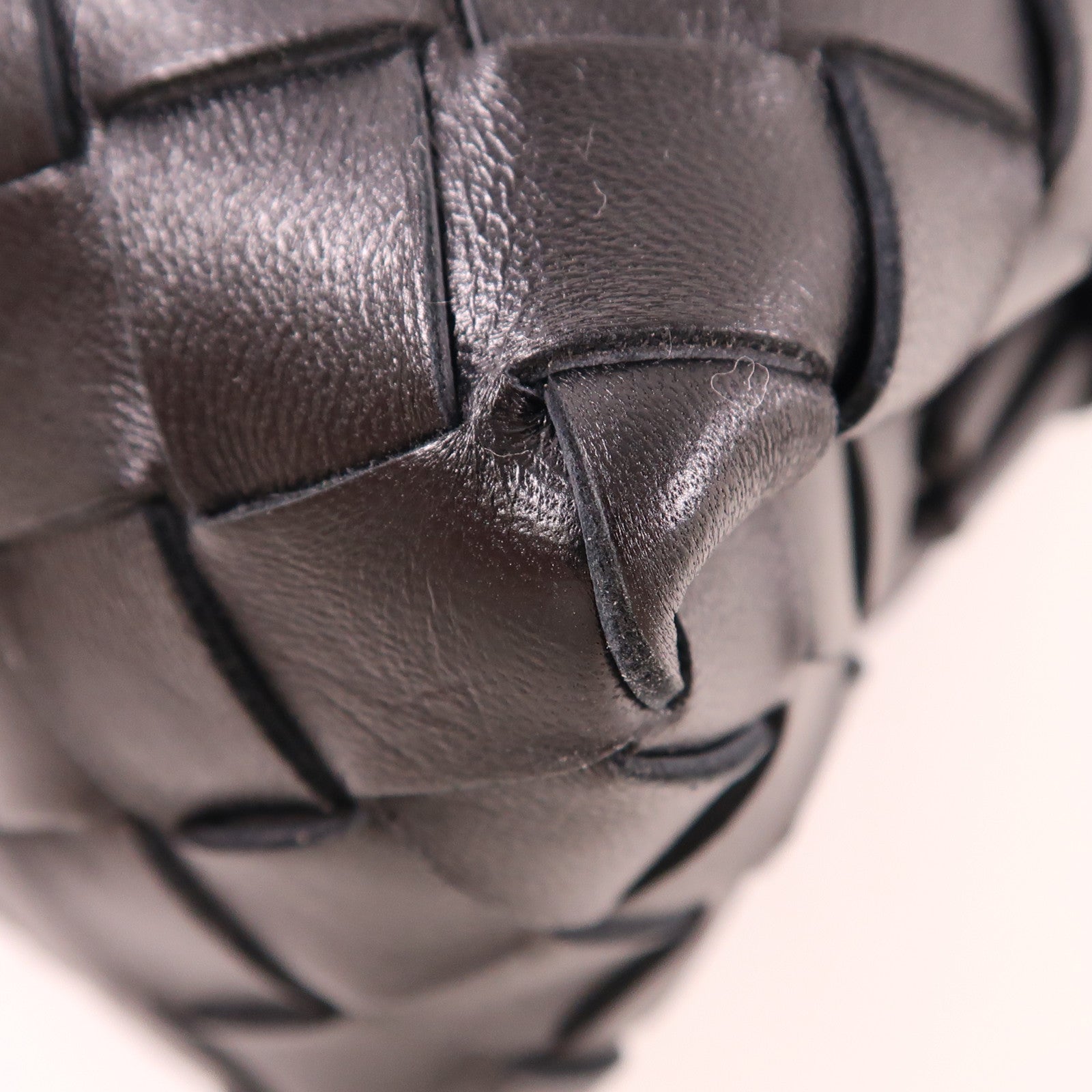 BOTTEGA VENETA 織紋皮革Loop Camera Bag金扣肩背袋