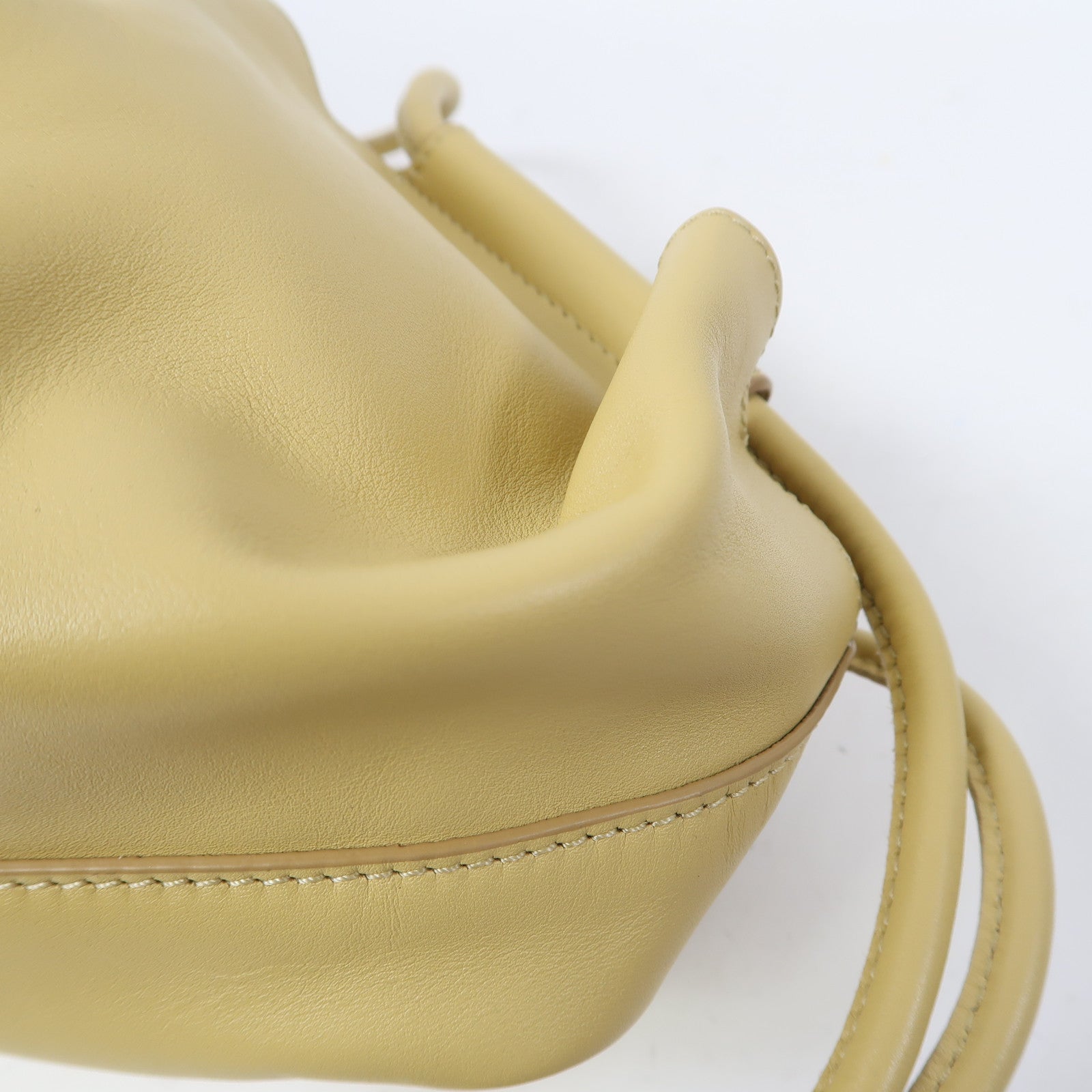 LOEWE 【激減優惠】牛皮皮革Paseo金扣手挽肩背兩用袋黃色