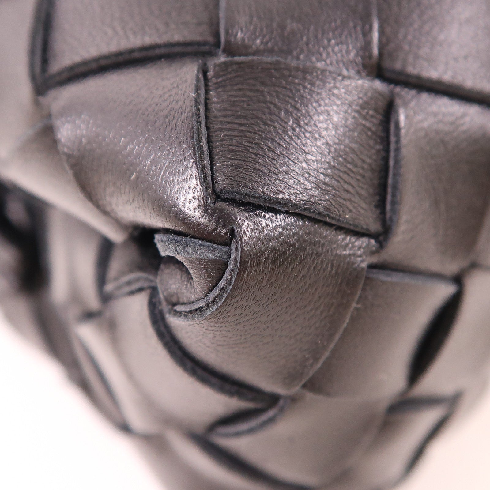 BOTTEGA VENETA 織紋皮革Loop Camera Bag金扣肩背袋